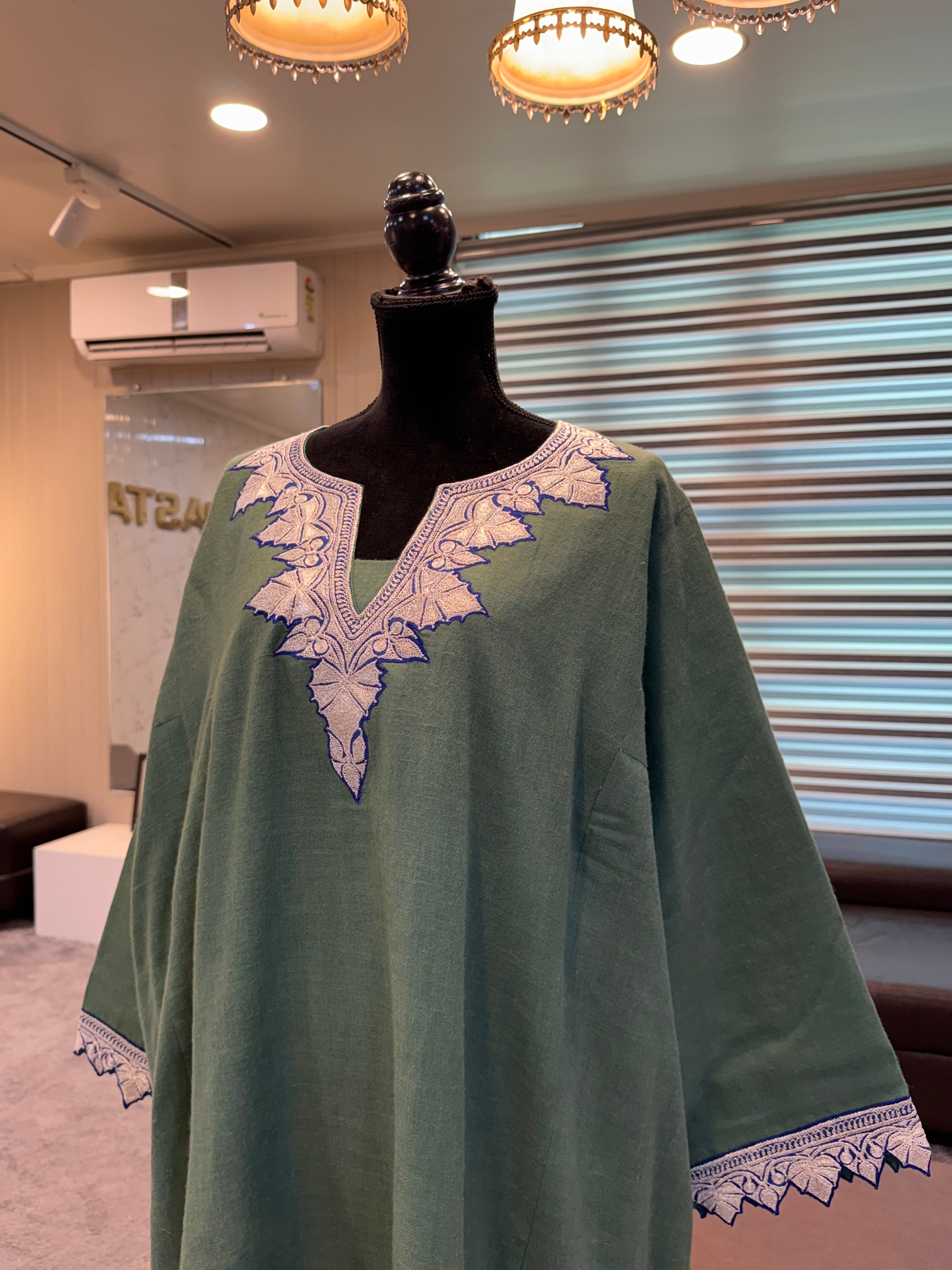 Purepashmina blend pheran with handtilla pwb582