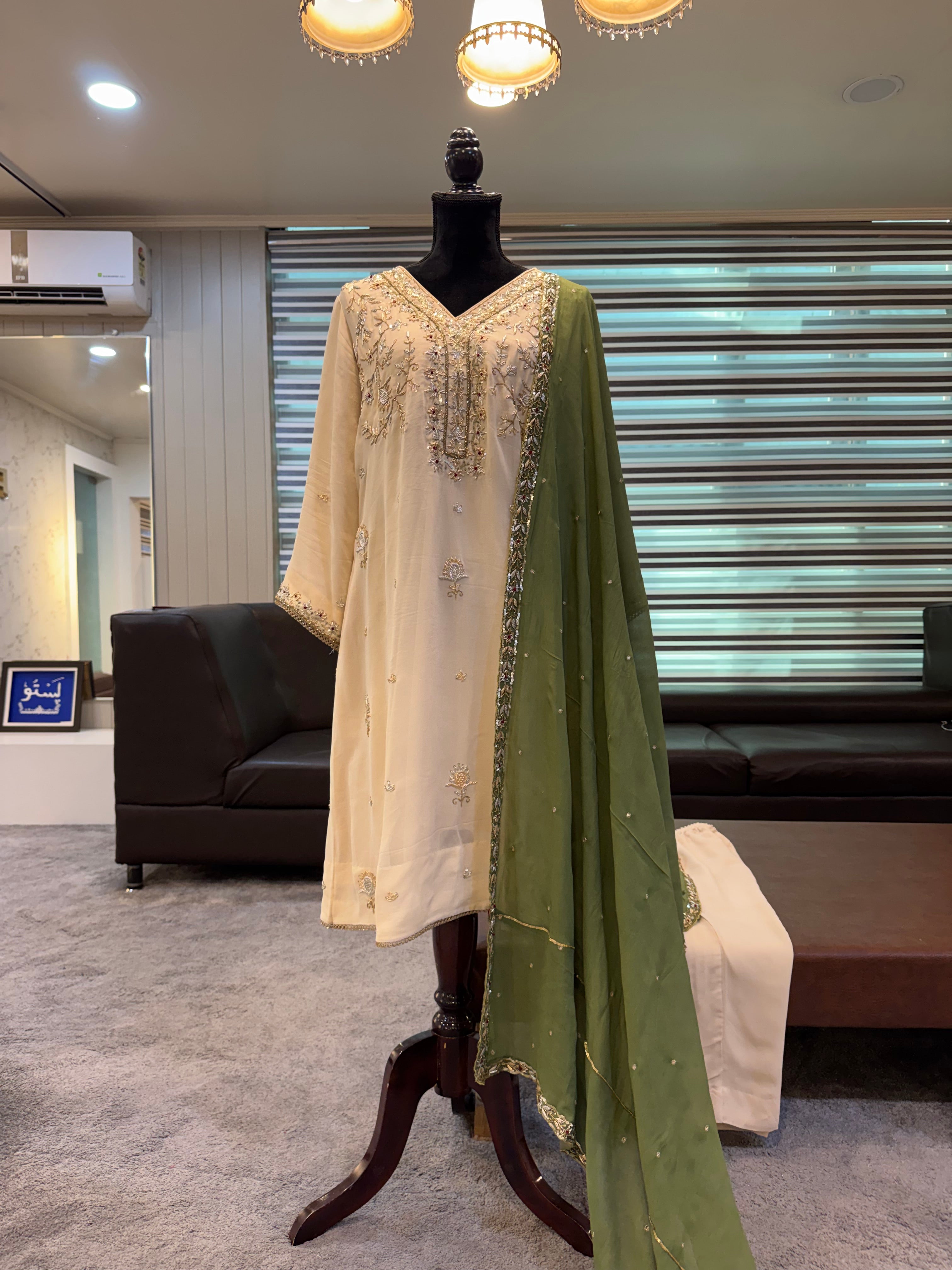 Handembroidered dress 3 pc with olive dupatta