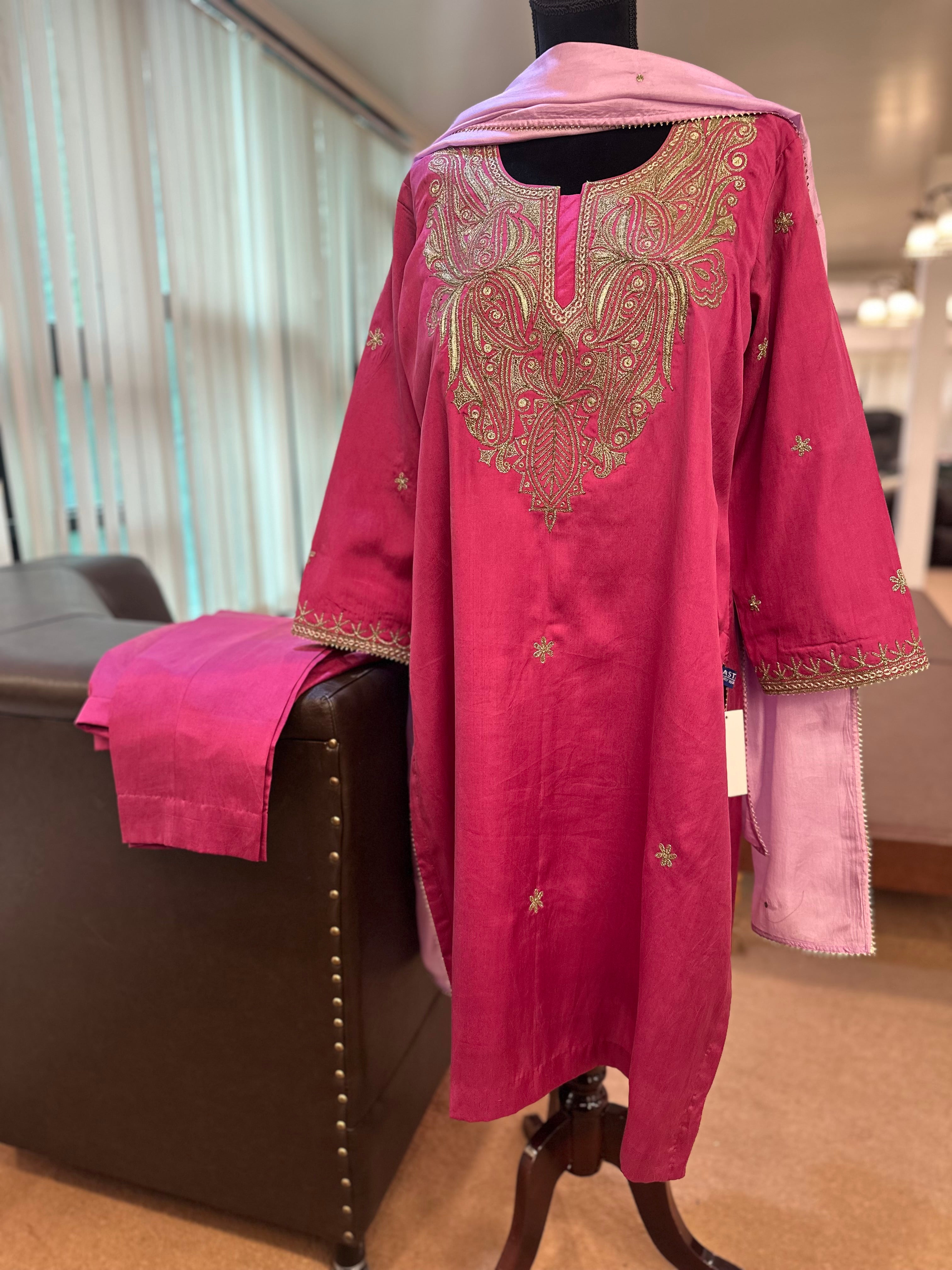 Puresilk 3 piece suit mtks810