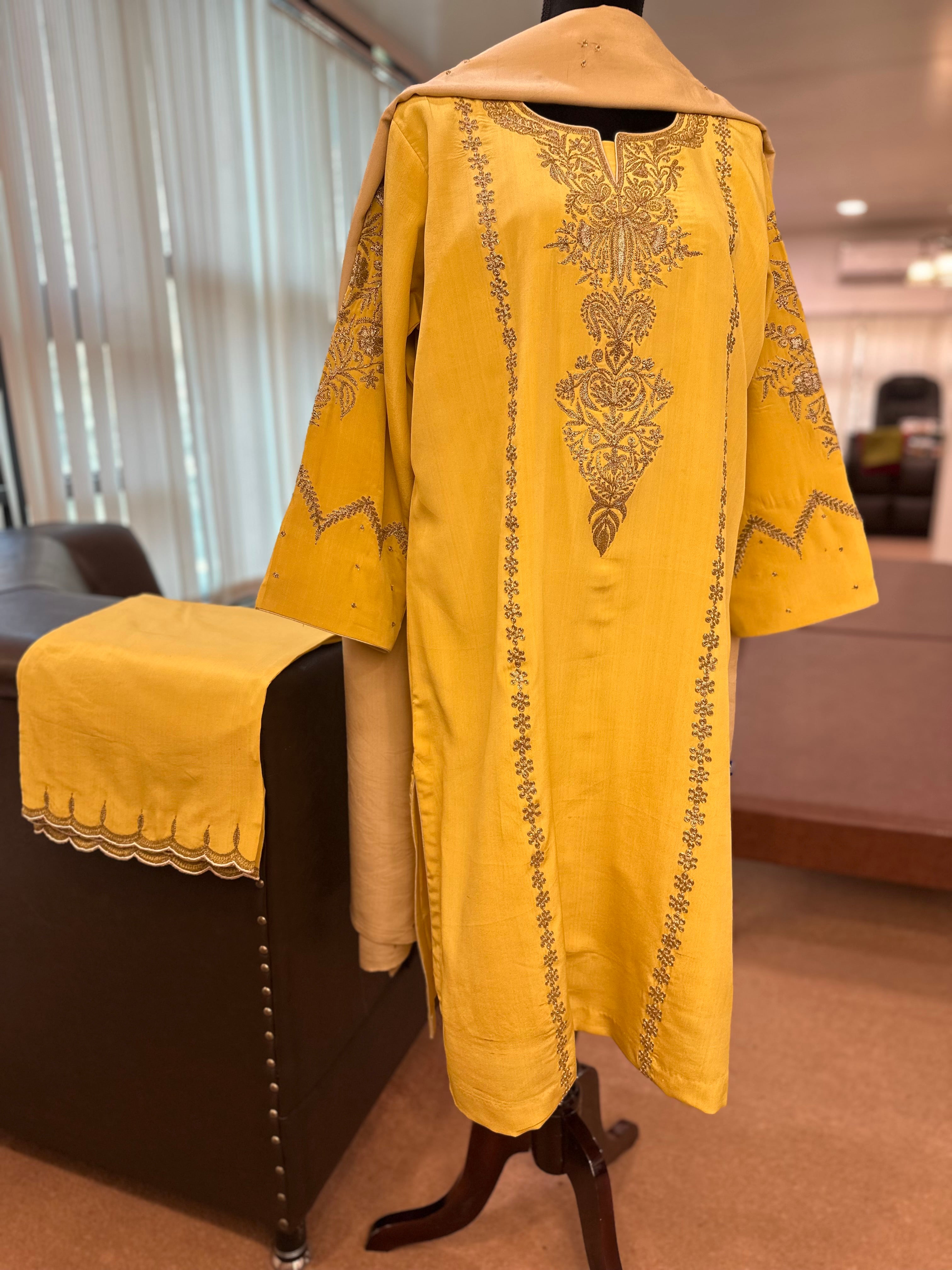 Pure crepe tillawork suit mtks792