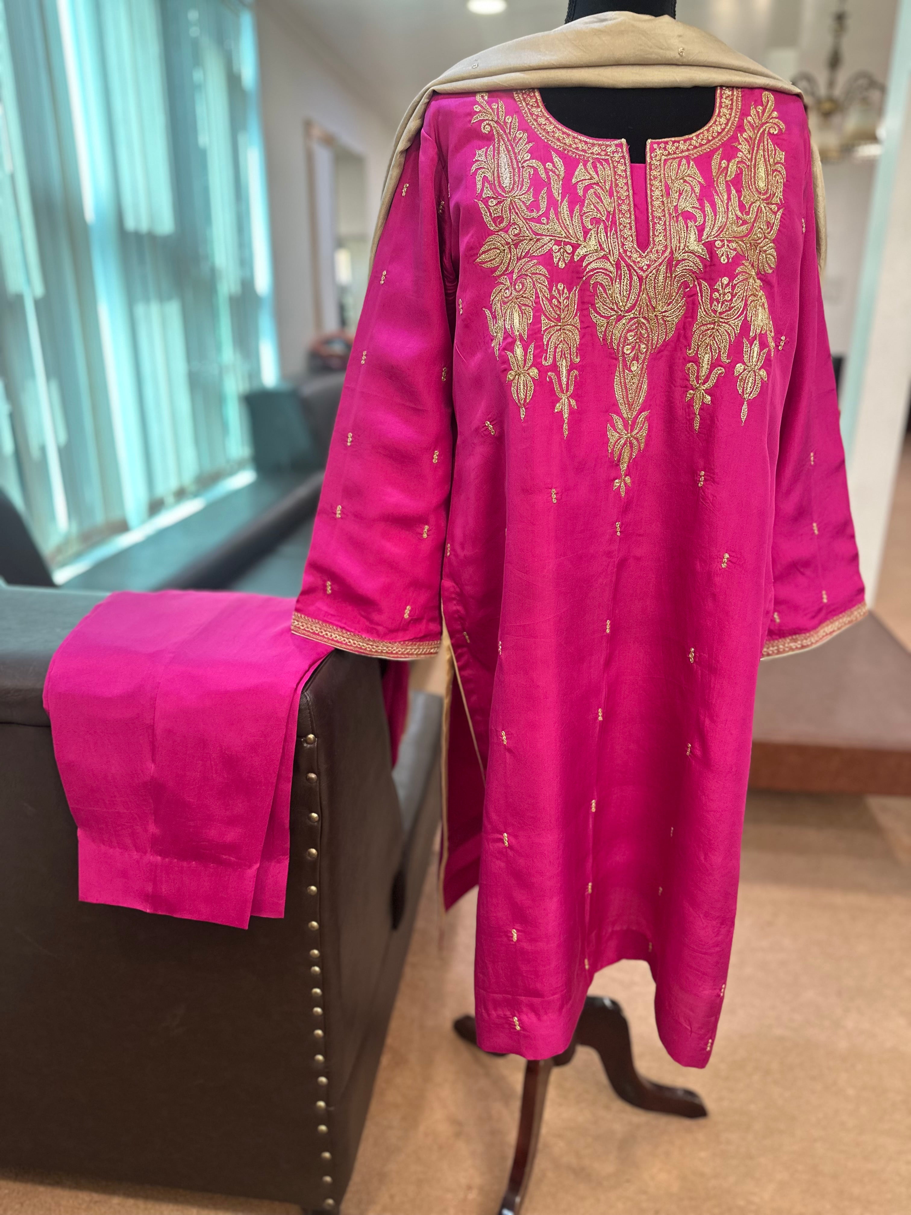 Puresilk 3 piece suit mtks834