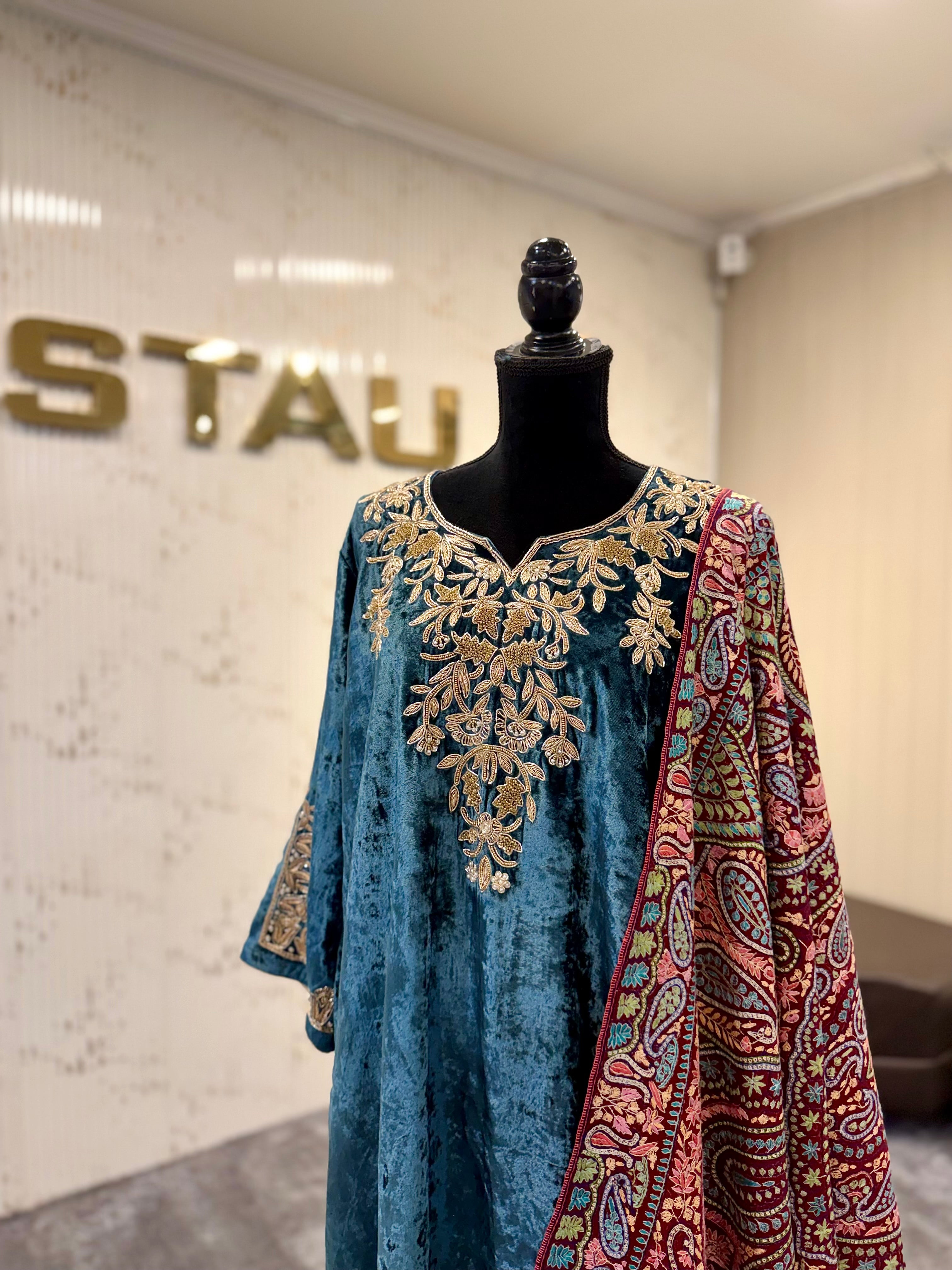 Velvet kurta set 2 pc