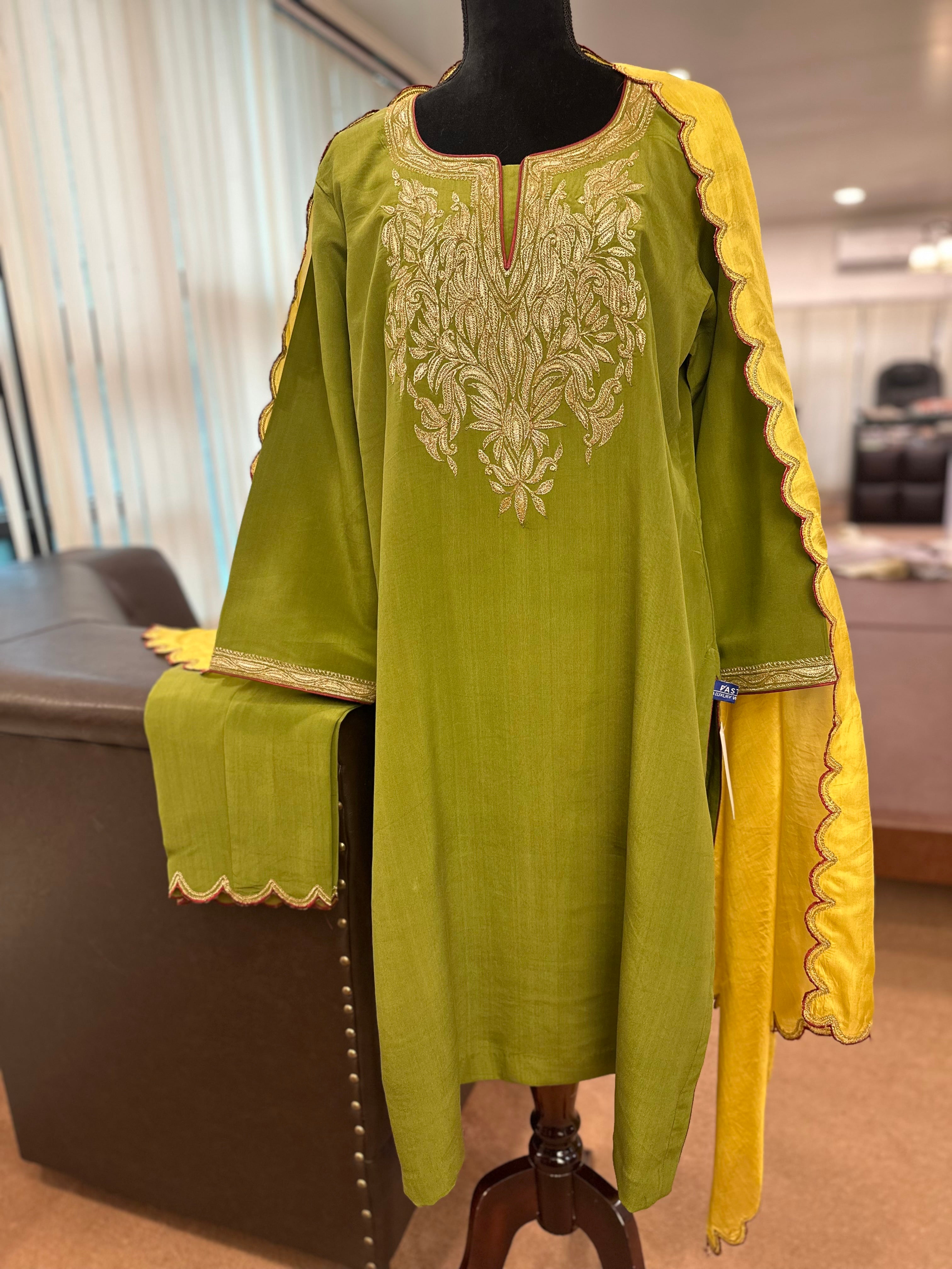 Purecrepe 3 piece suit mtks798