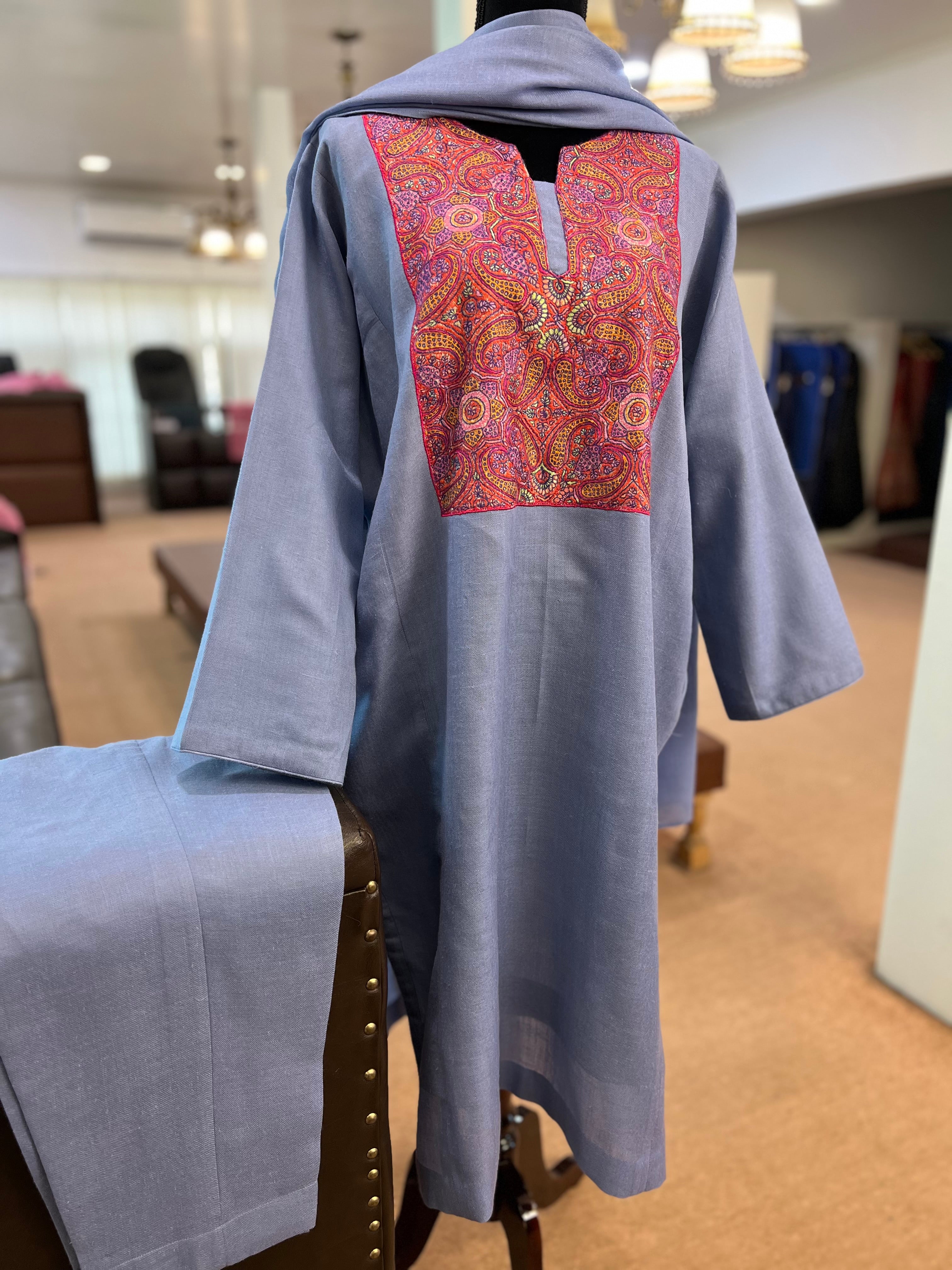 Pure pashmina blend pheran set 3pc with hand sozni pwb302