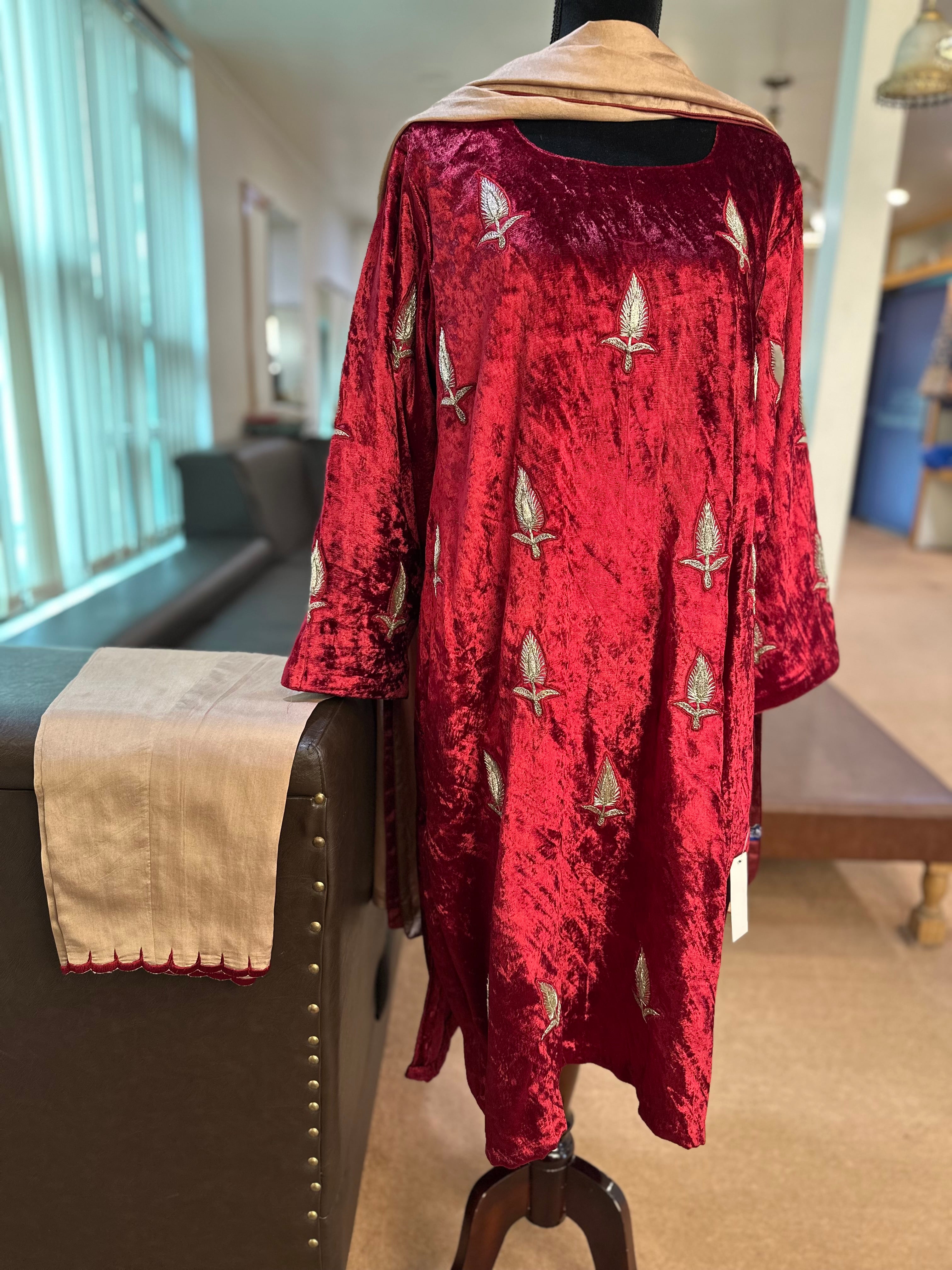 Velvet 3 piece suit mtks790