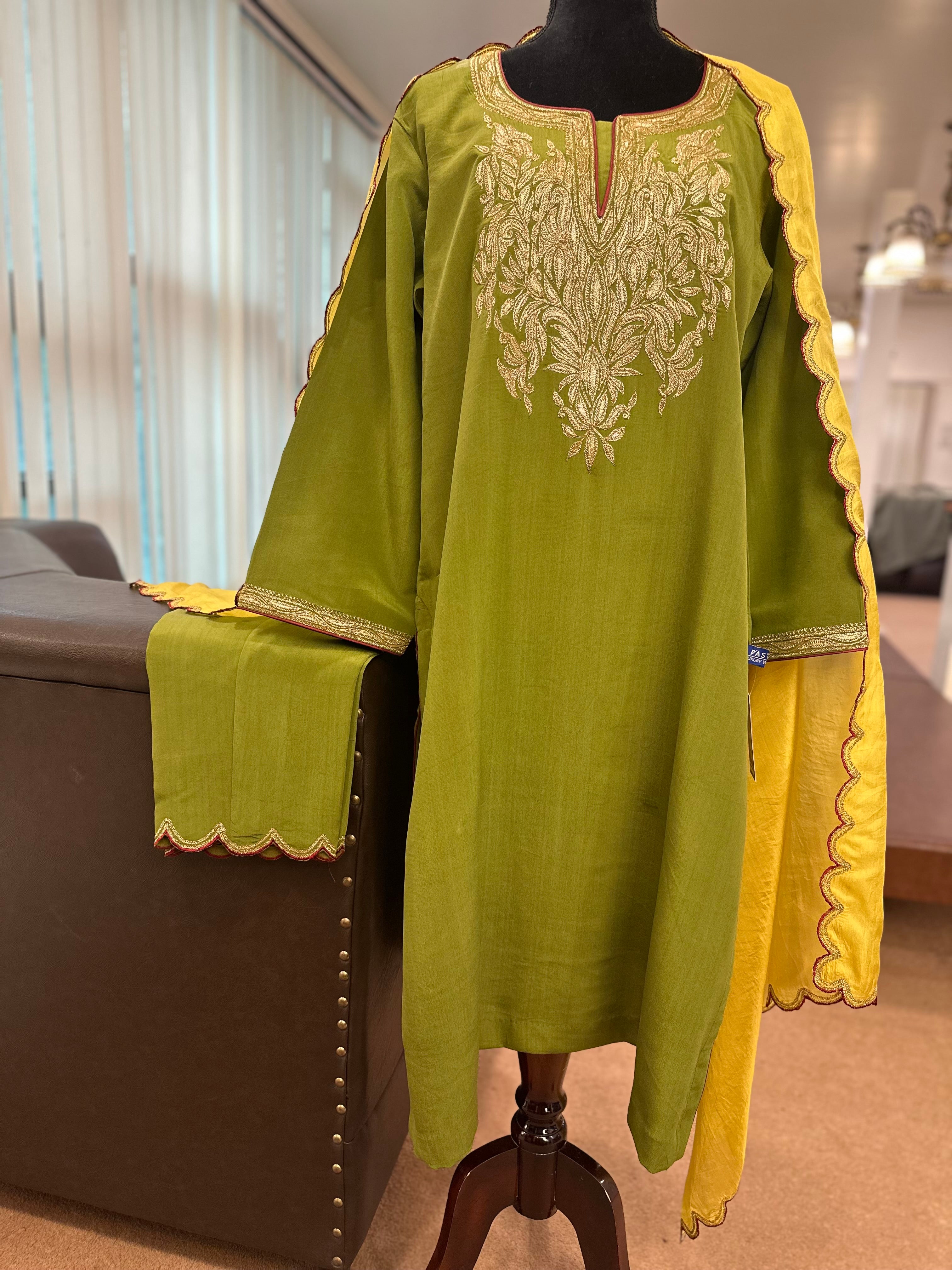 Purecrepe 3 piece suit mtks798