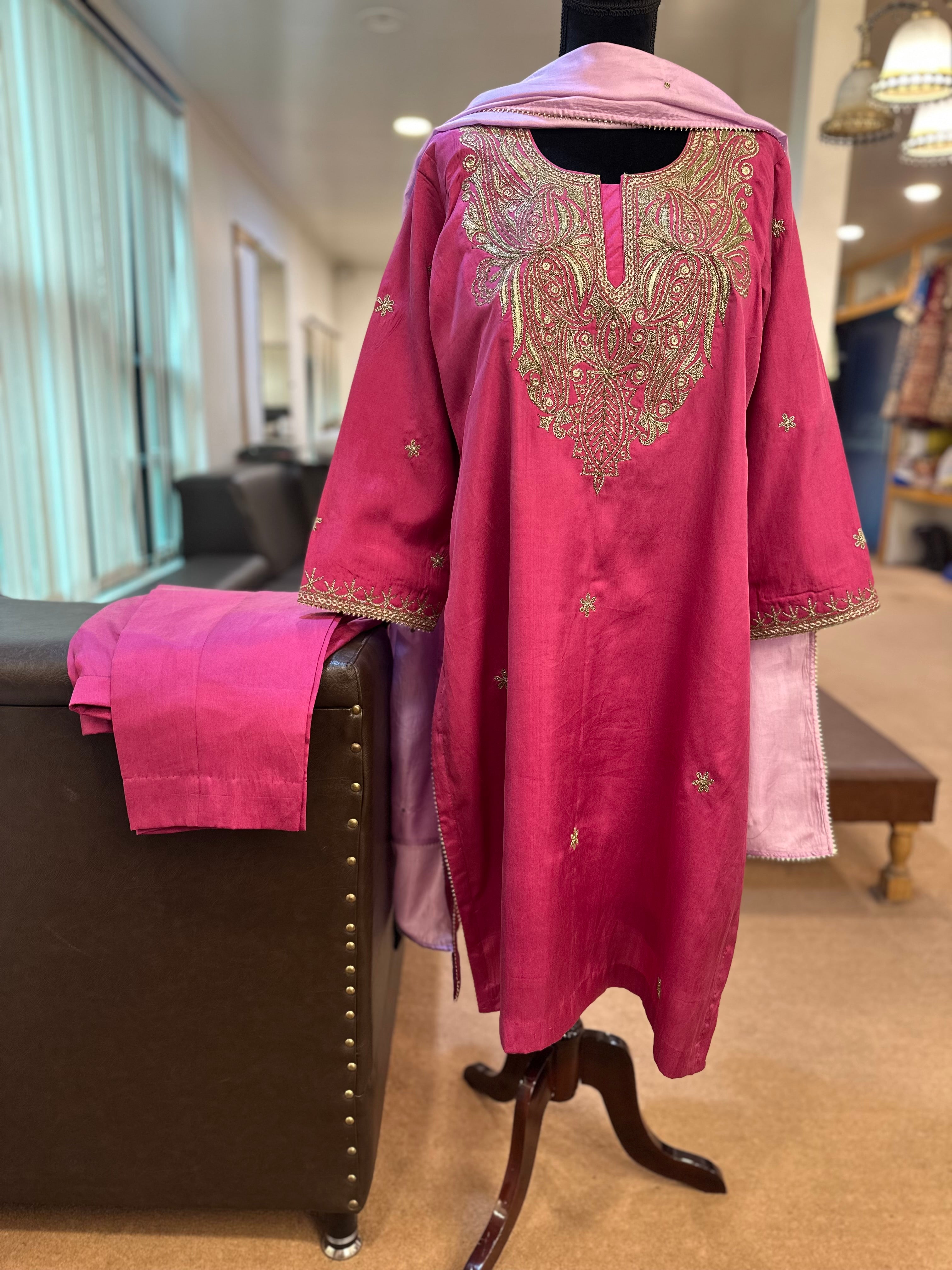 Puresilk 3 piece suit mtks810