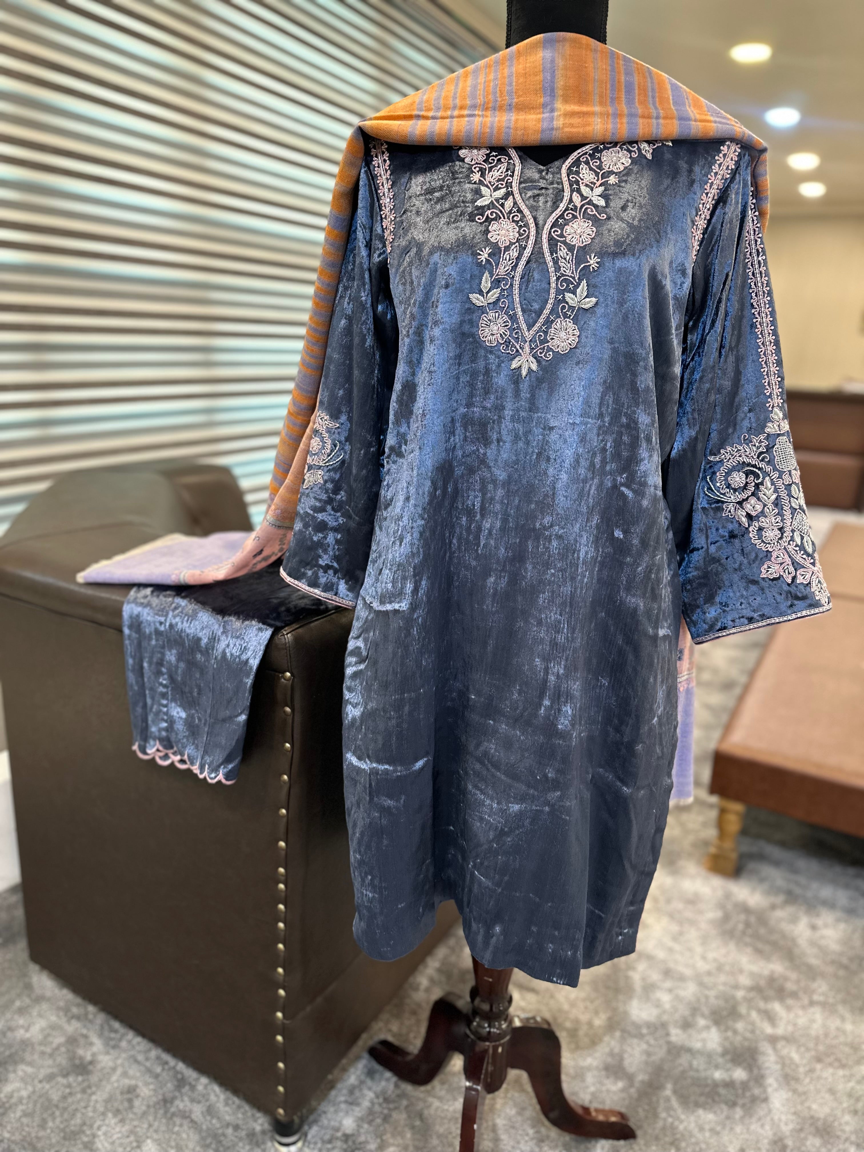 Velvet 2 piece kurta set