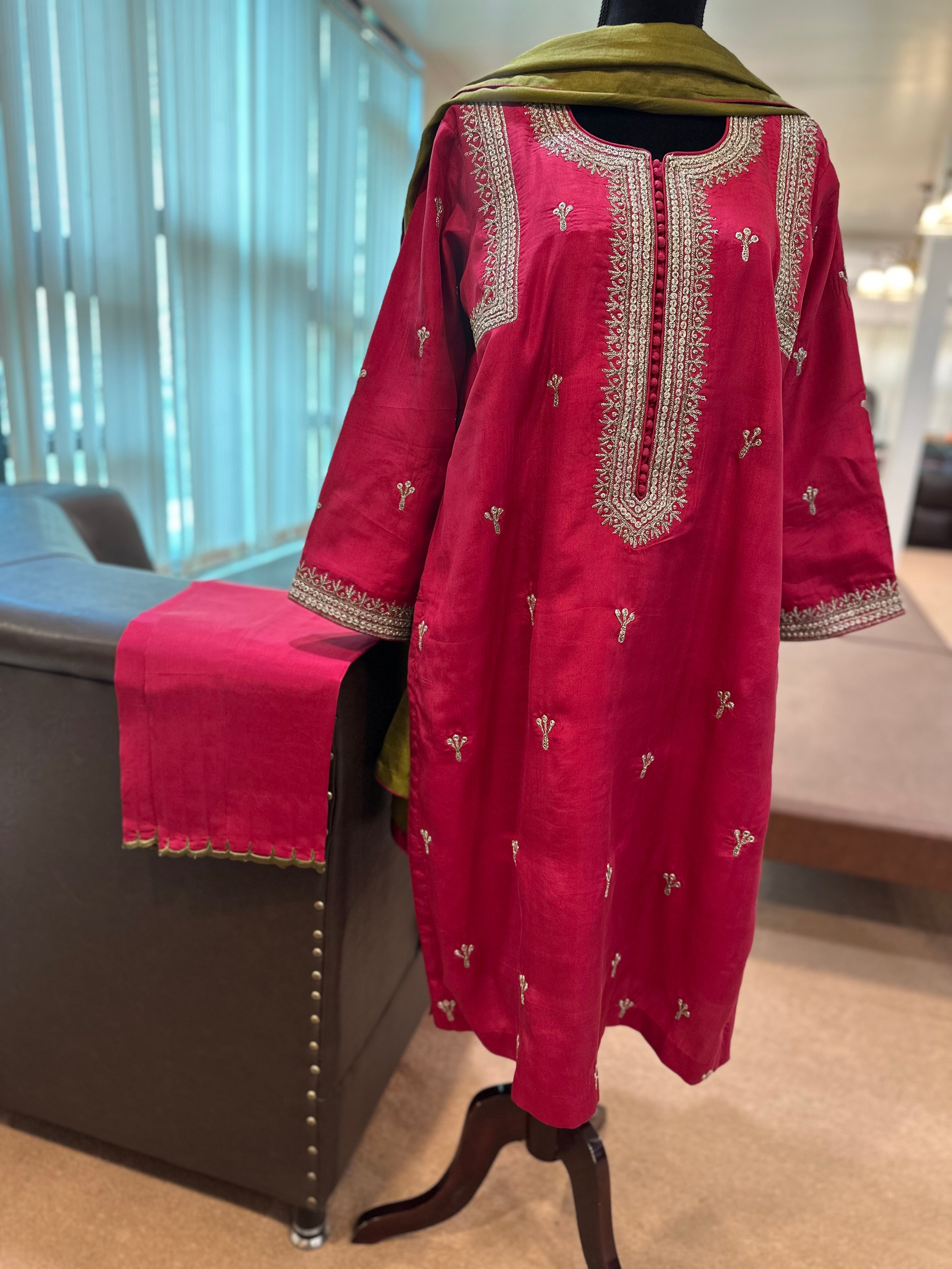 Puresilk 3 piece suit mtks791