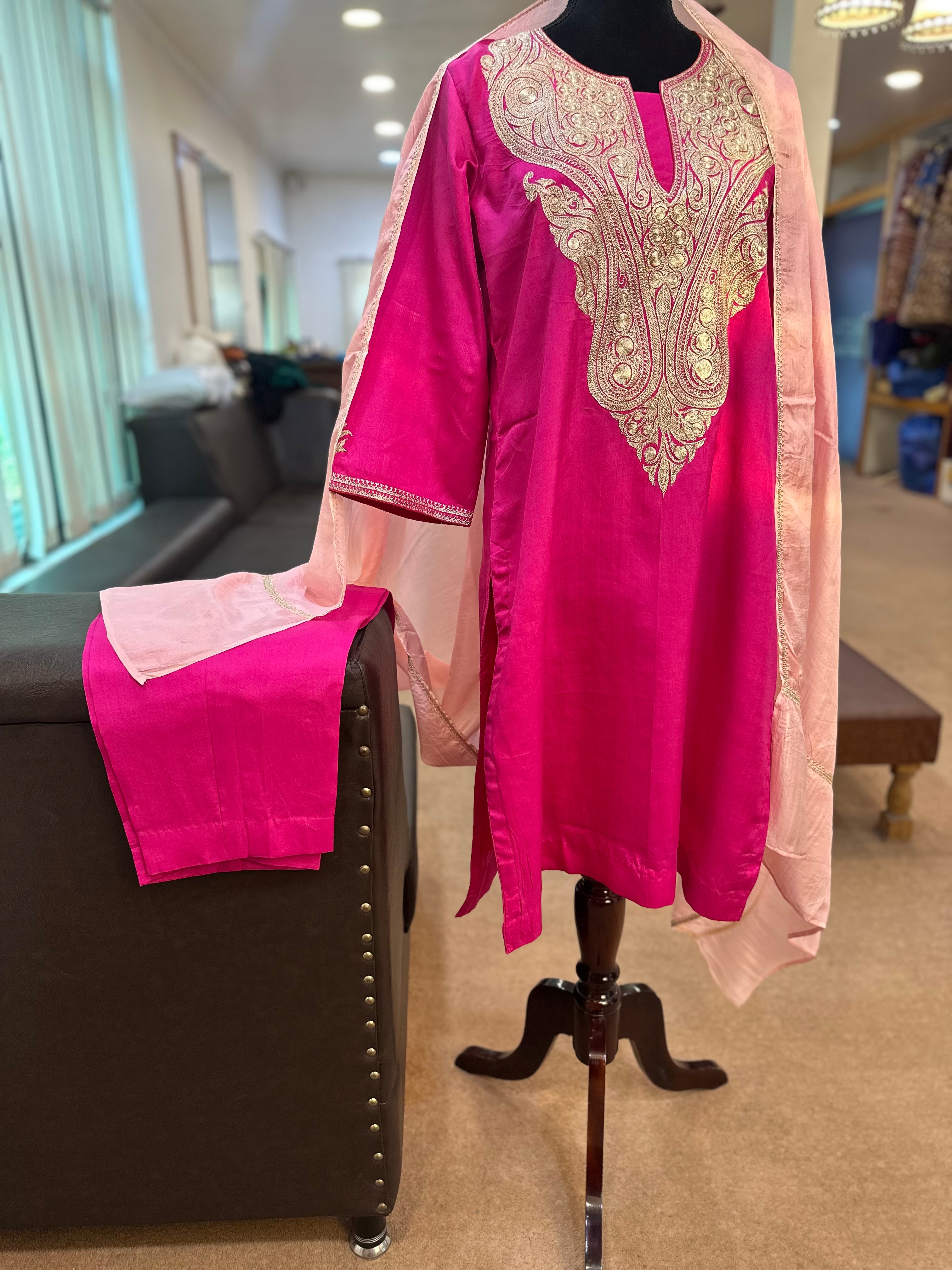 Handtilla puresilk 3 piece suit