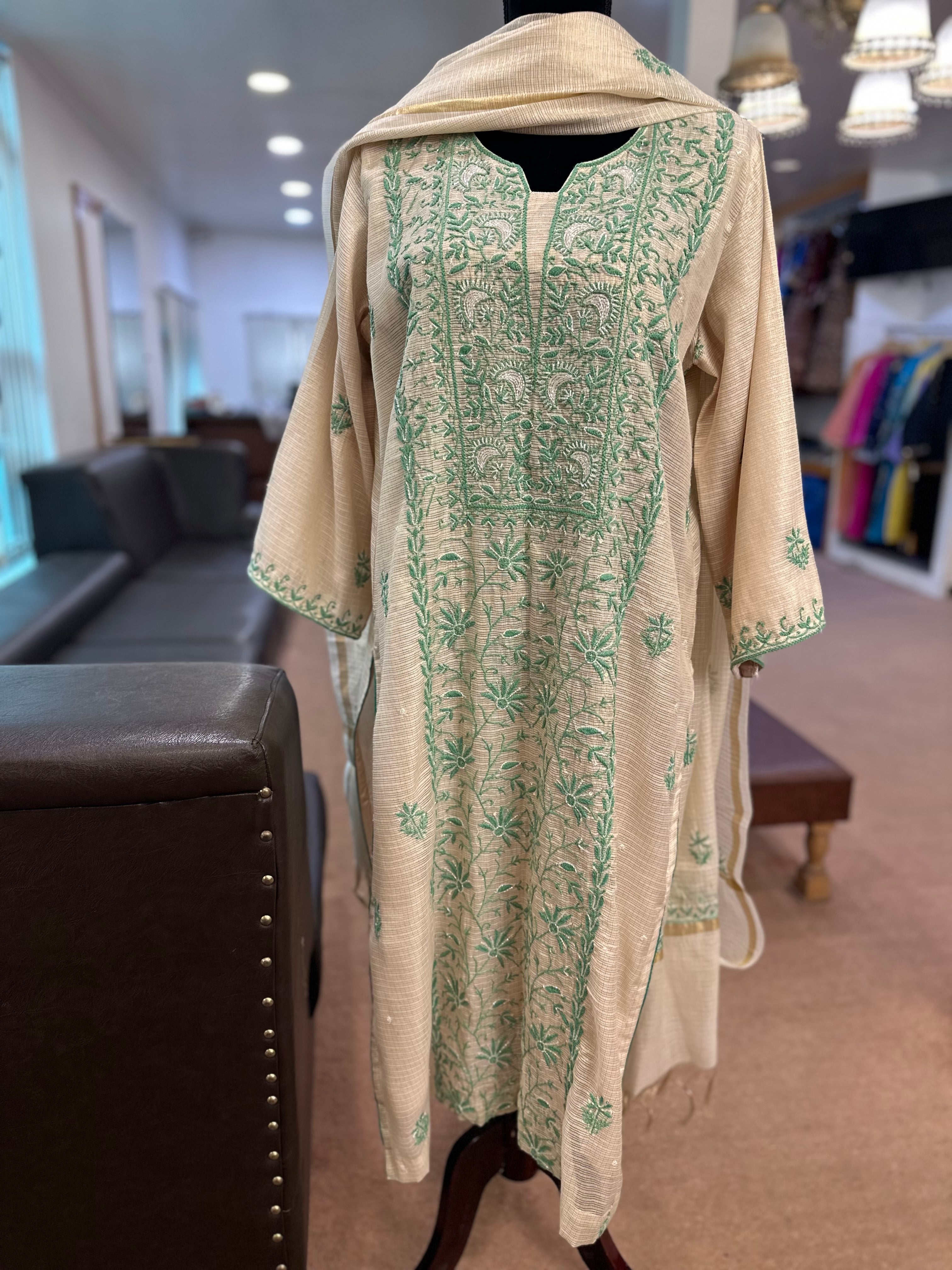 Handwork chikankari kurta and duppata pbks802