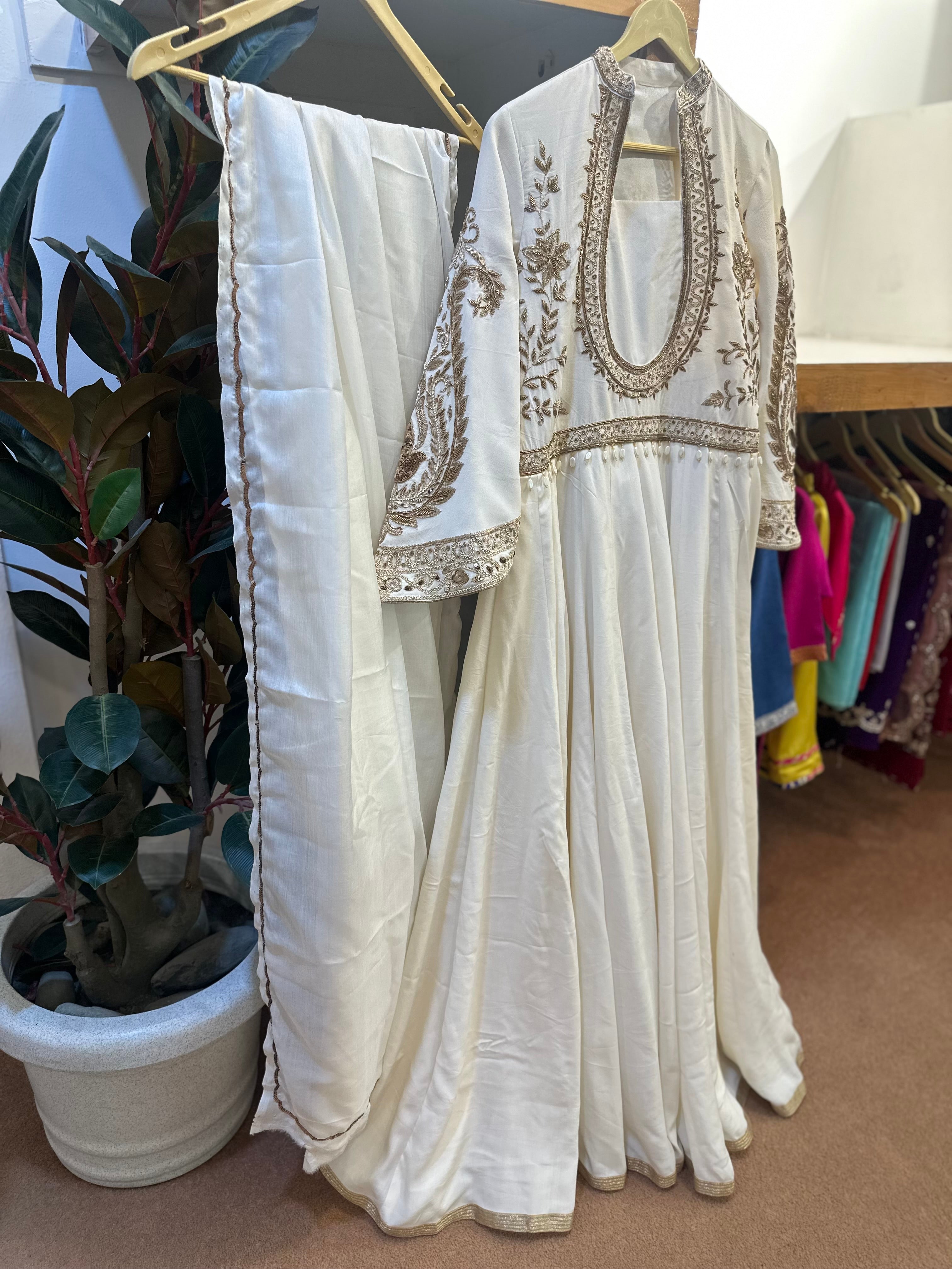 Offwhite Purecrepe gown