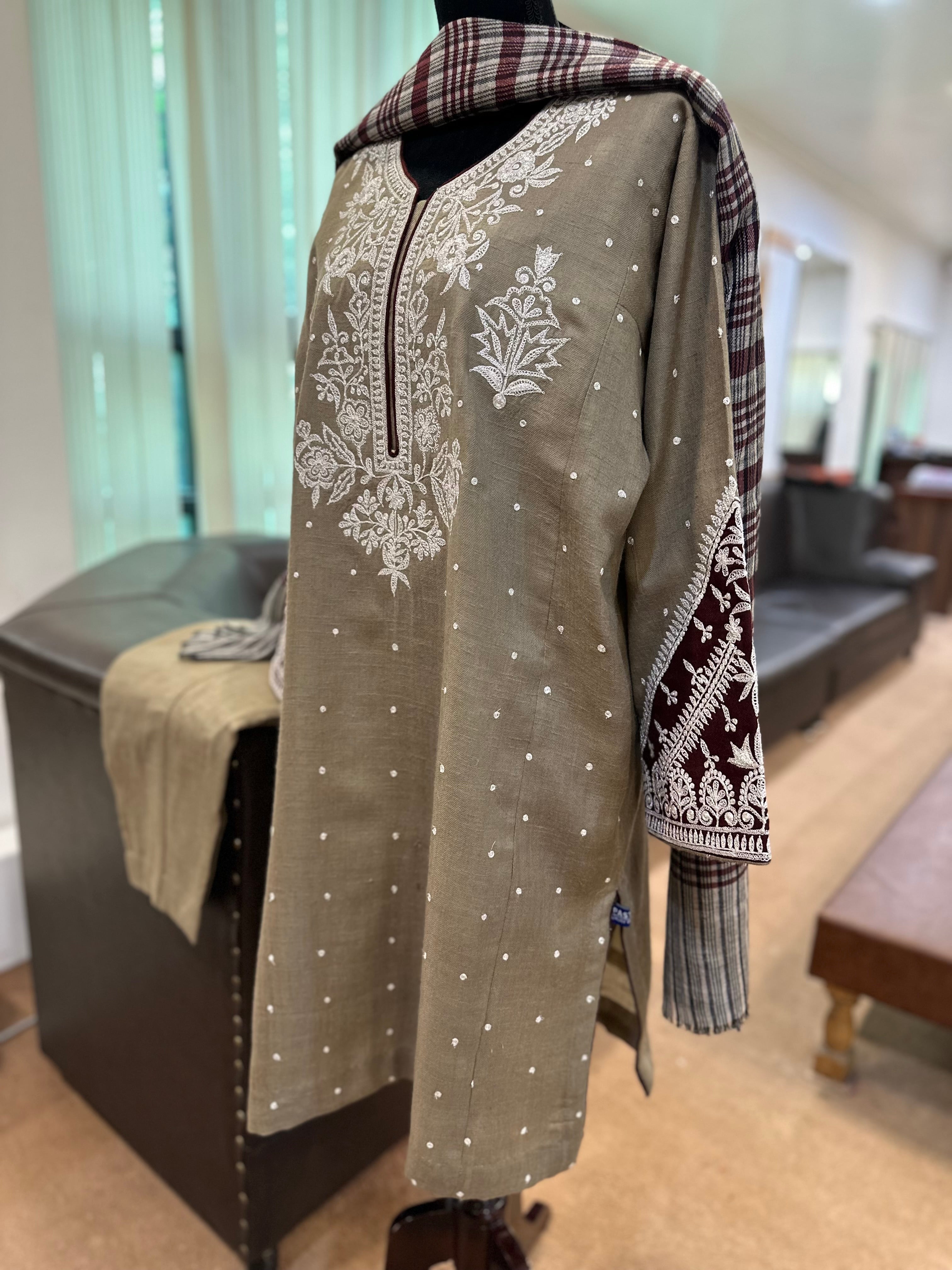Purepashmina blend 2 piece pheran set