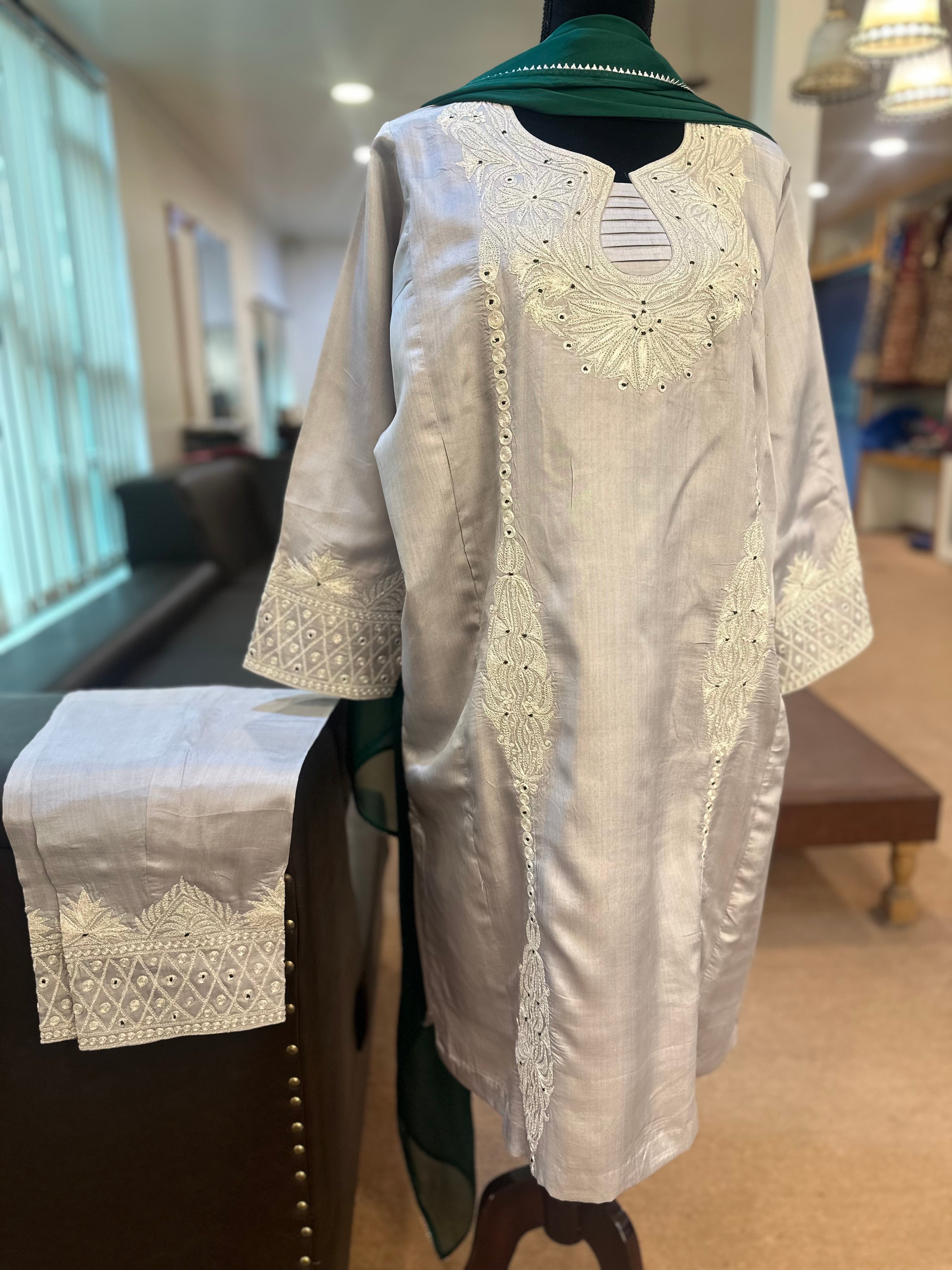 Puresilk 3 piece suit mtks784