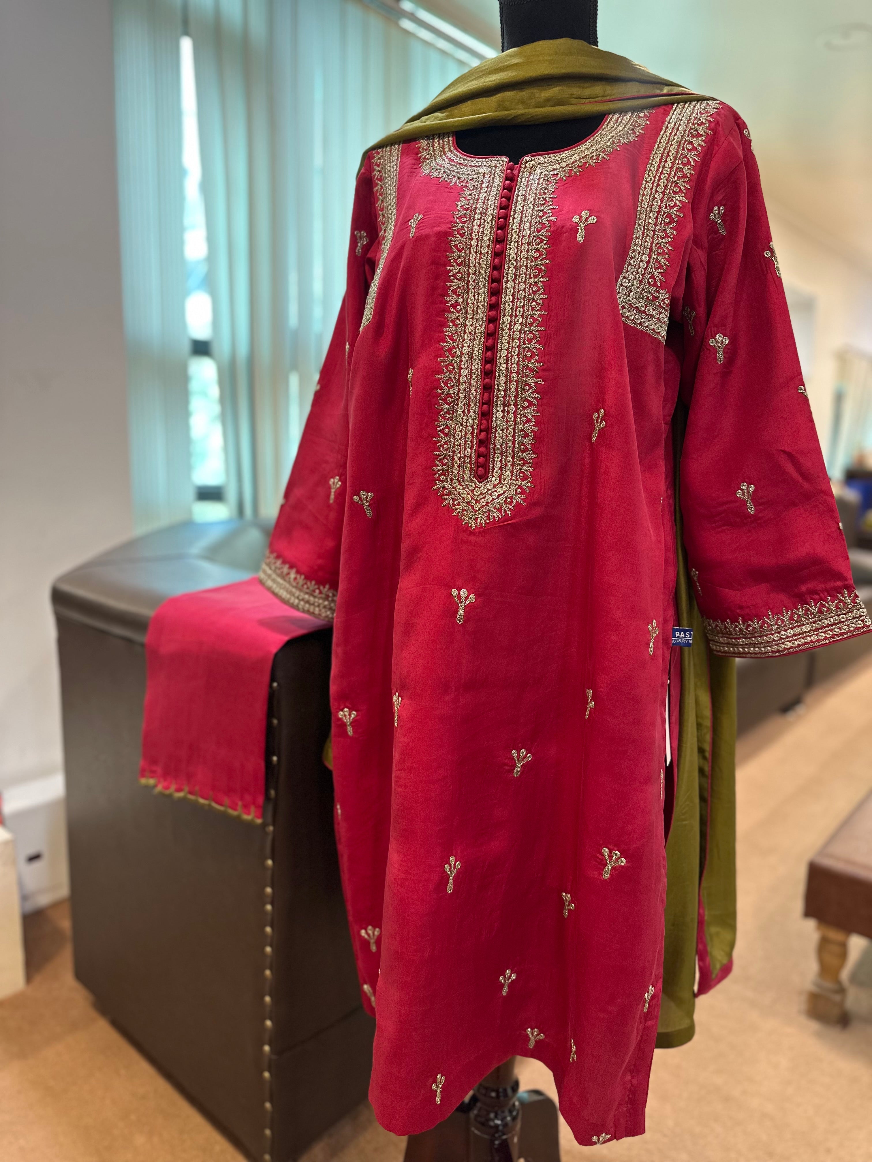 Puresilk 3 piece suit mtks791