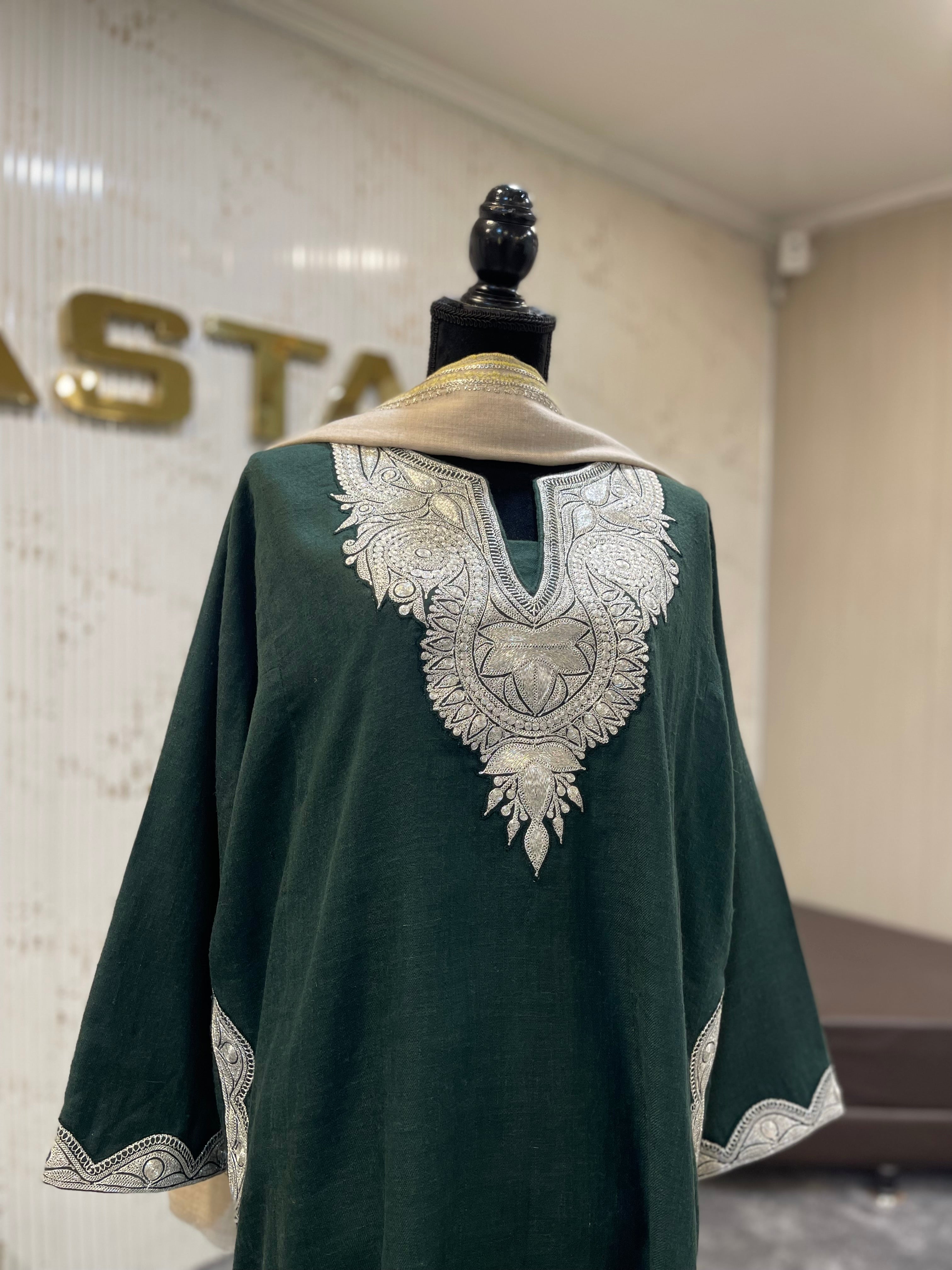 Purepashmina blend handtilla pheran set pwb507