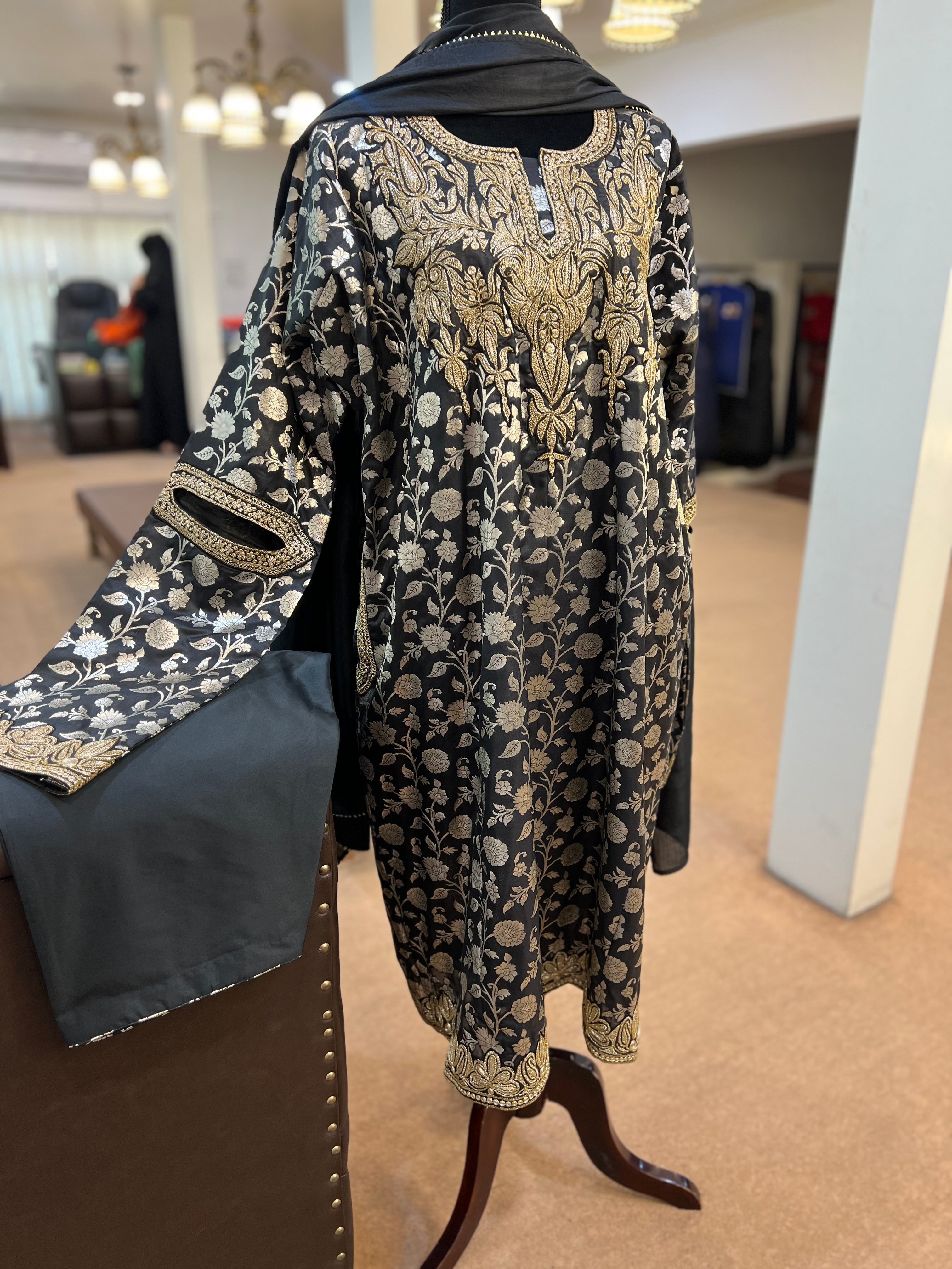 Kashmiri tilla qorab pheran set