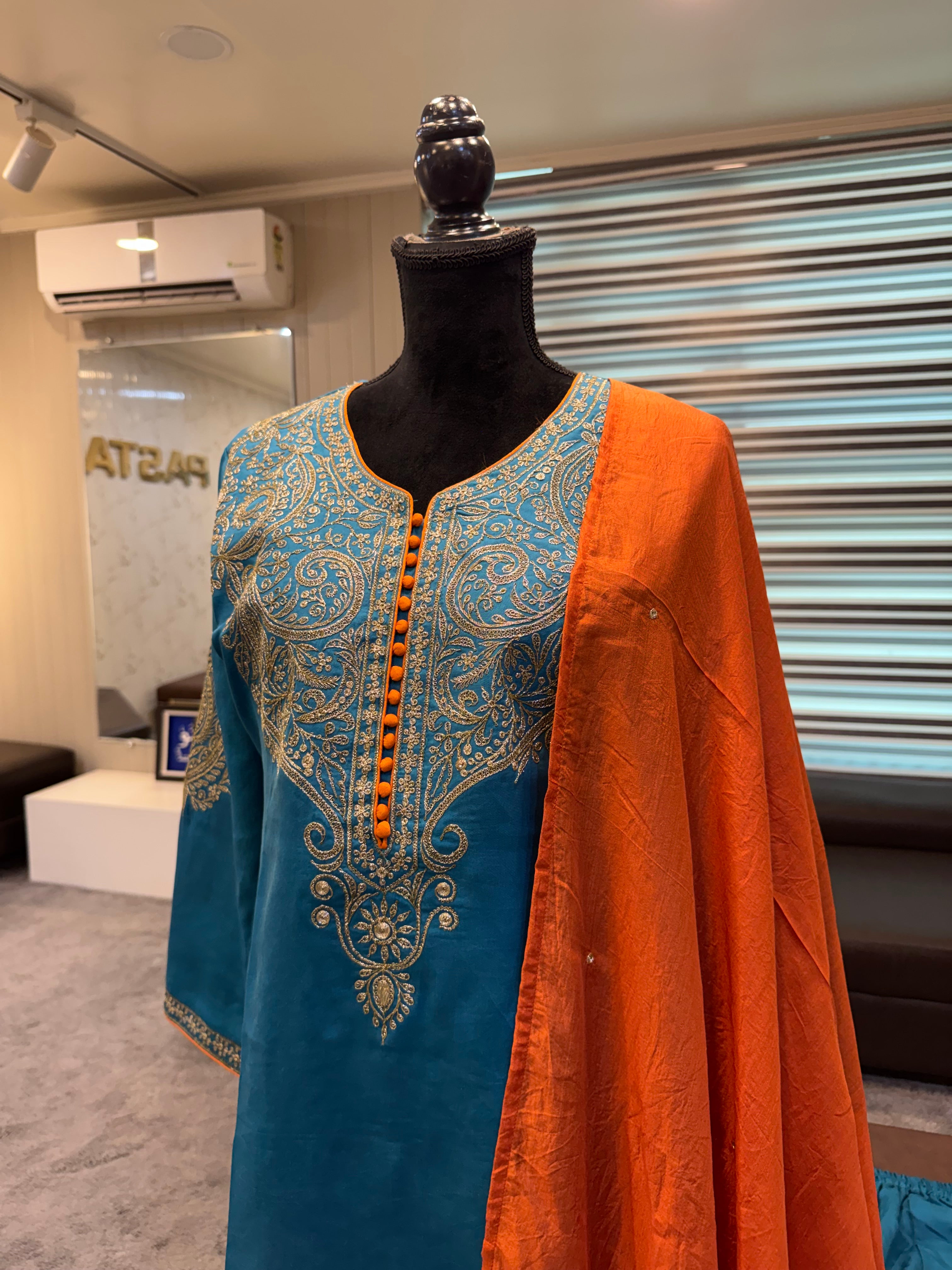 Puresilk tillawork suit