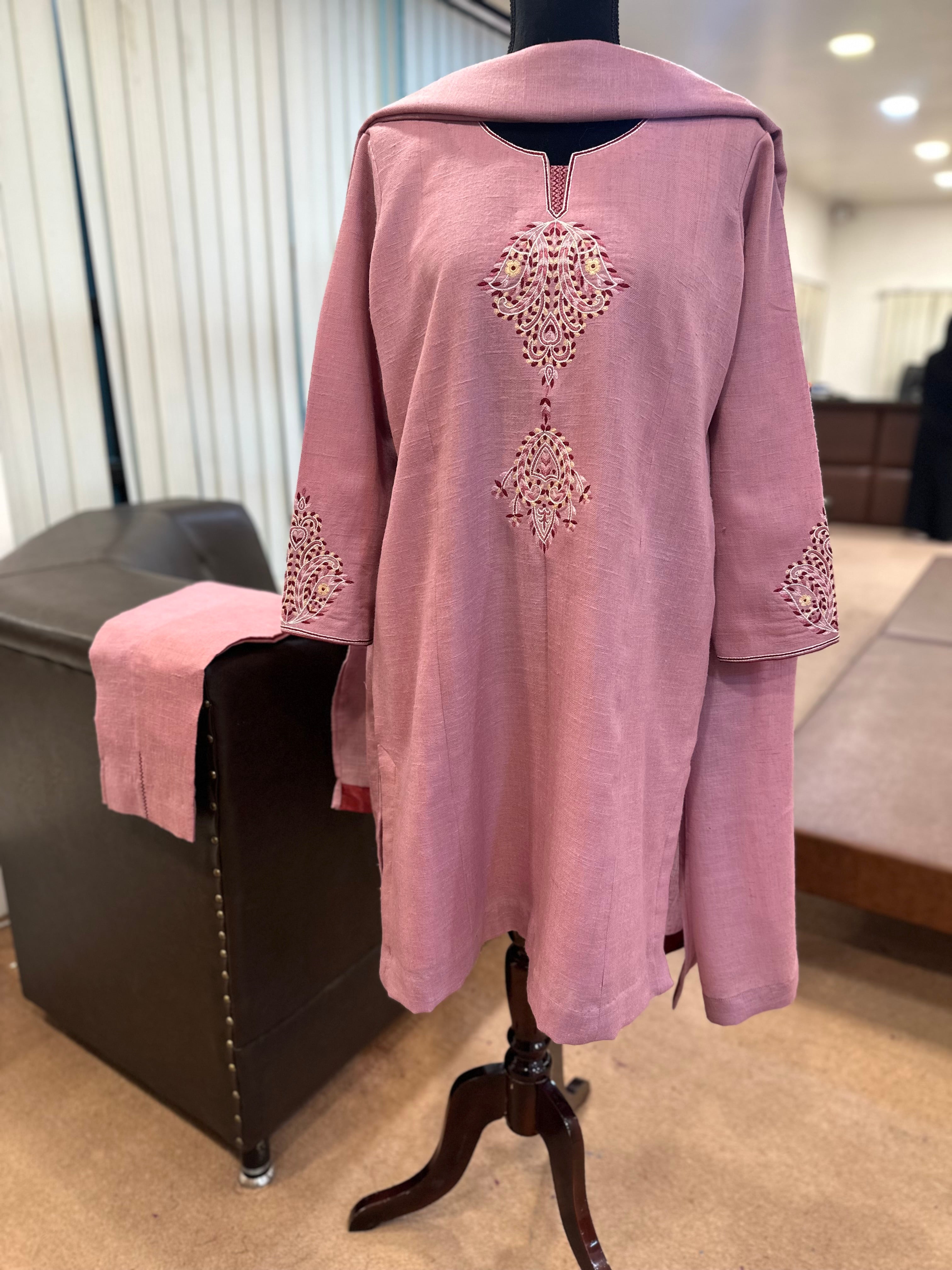 Handembroidered Purepashmina blend kurta set
