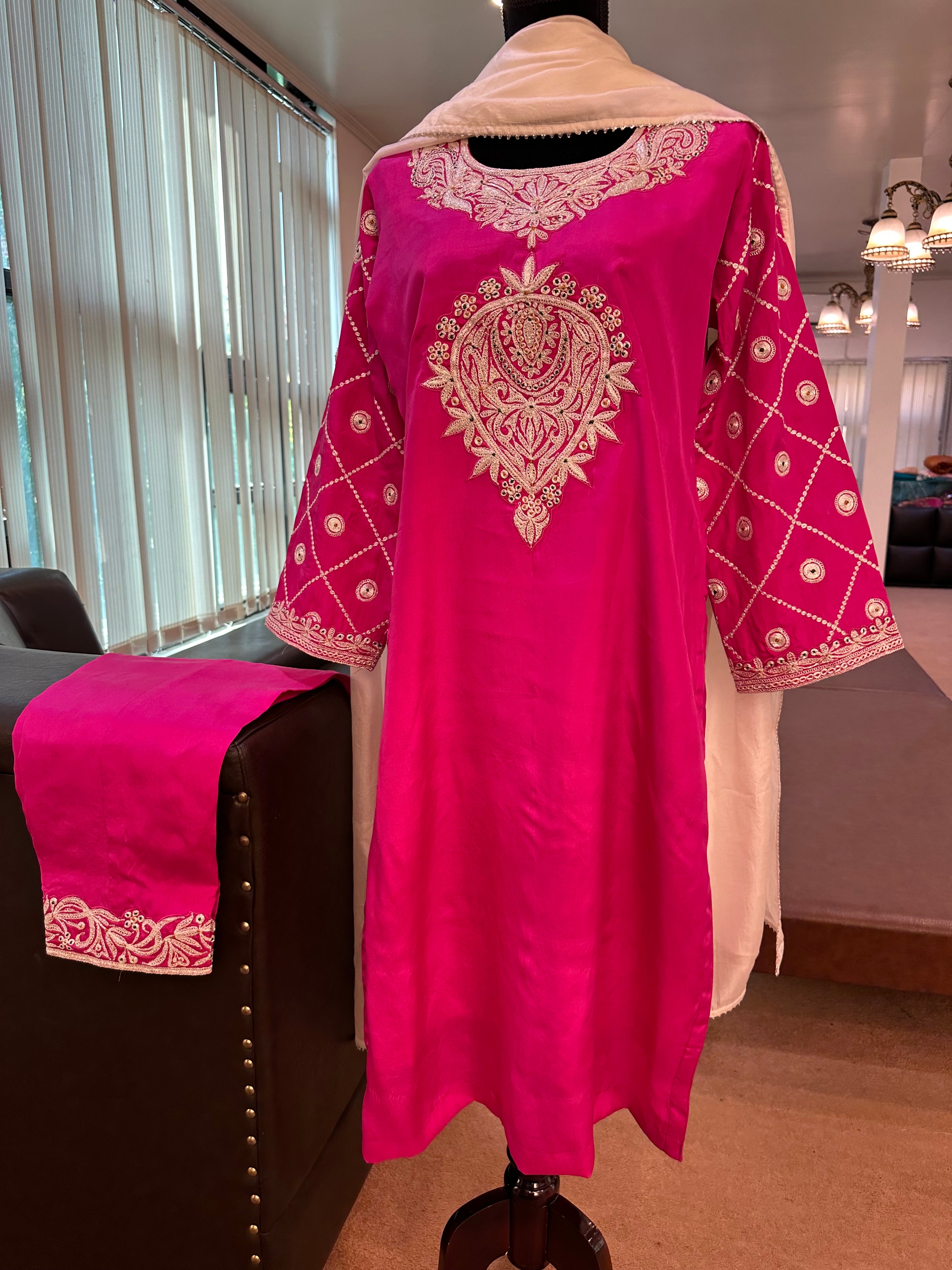 Puresilk tilla kurta set