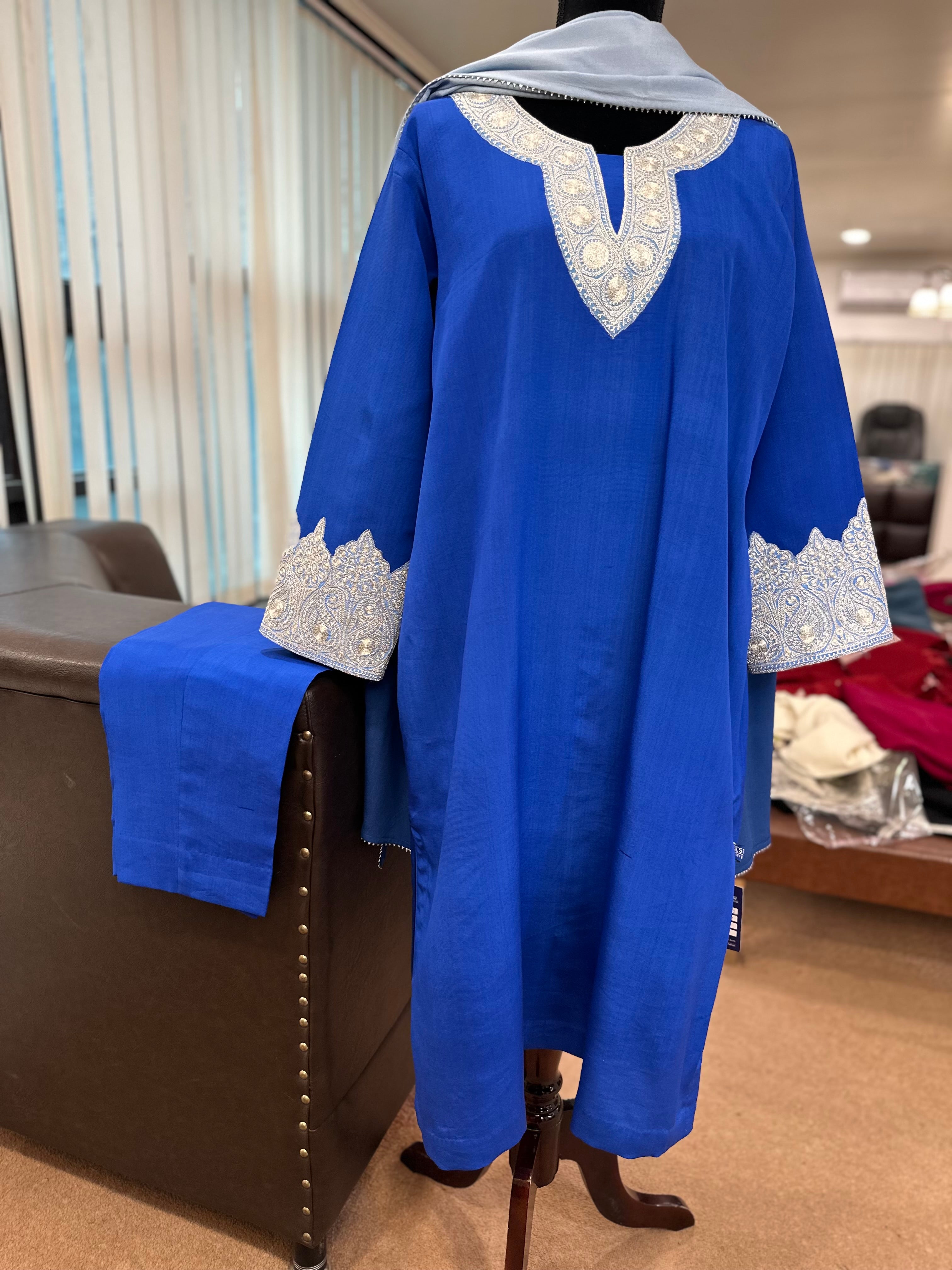 Handtilla purecrepe 3 piece suit pbks909