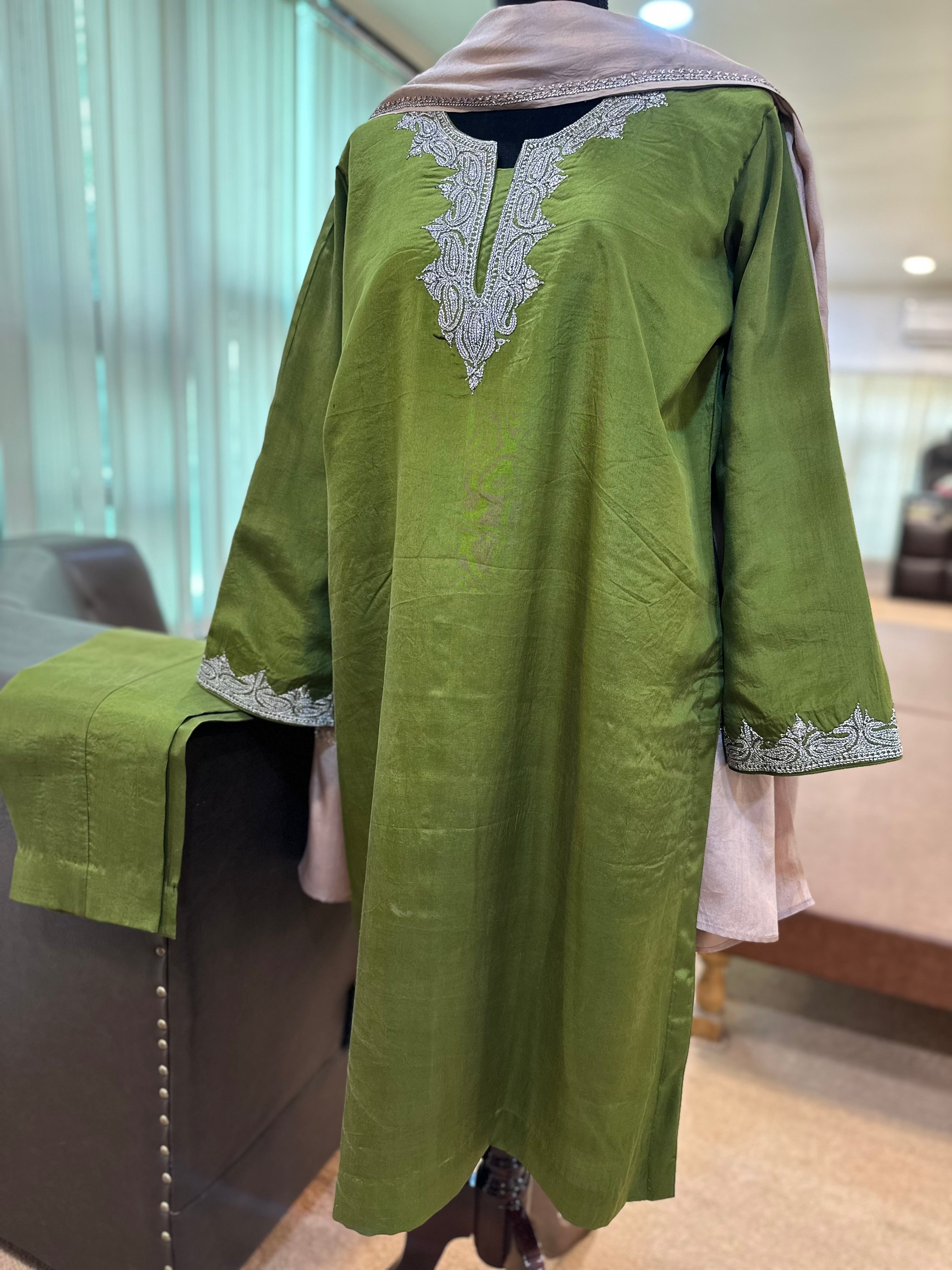 Puresilk 3 piece handtilla suit