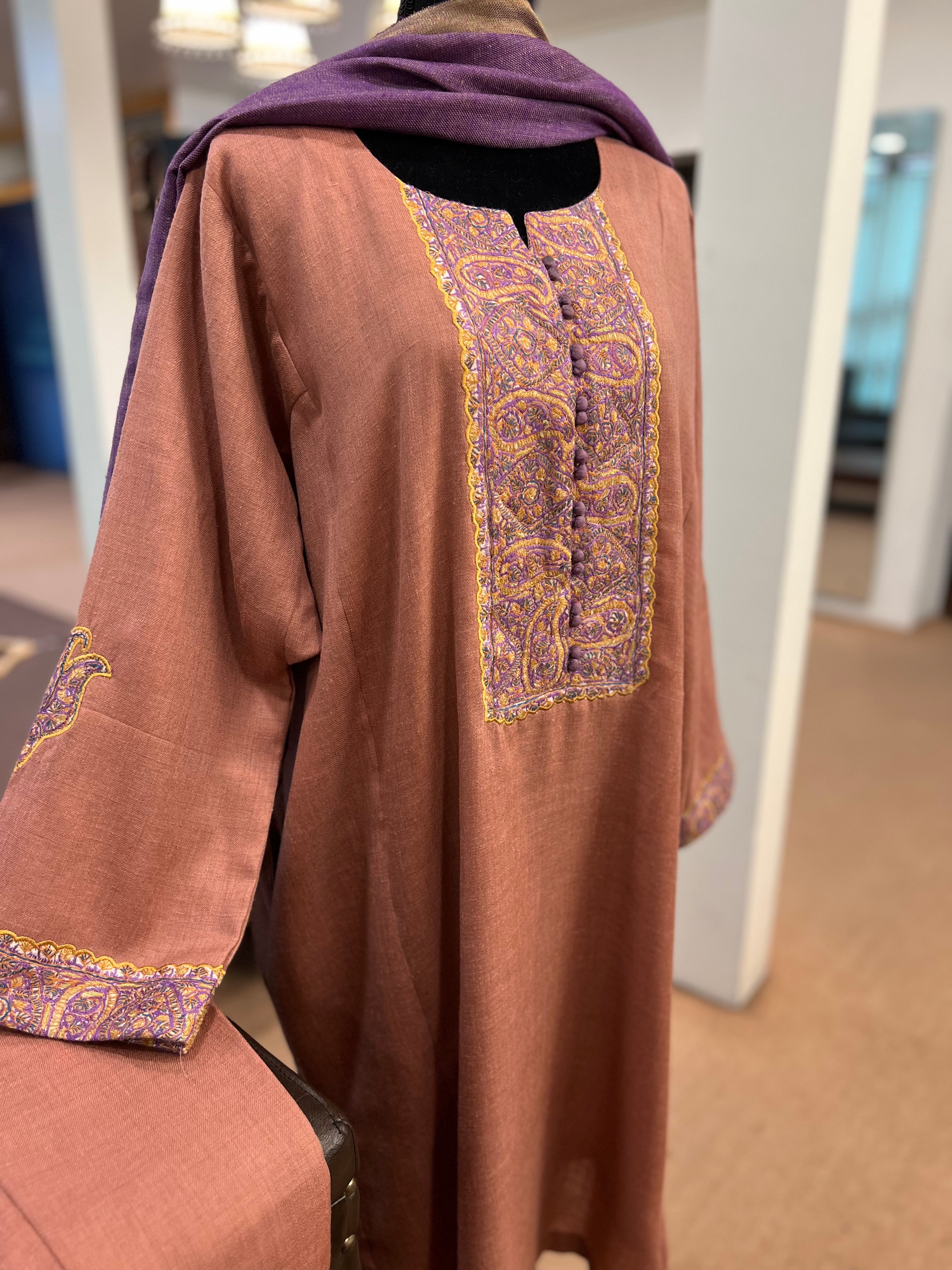 Purepashmina blend hand sozni pheran set 2pc pwb369