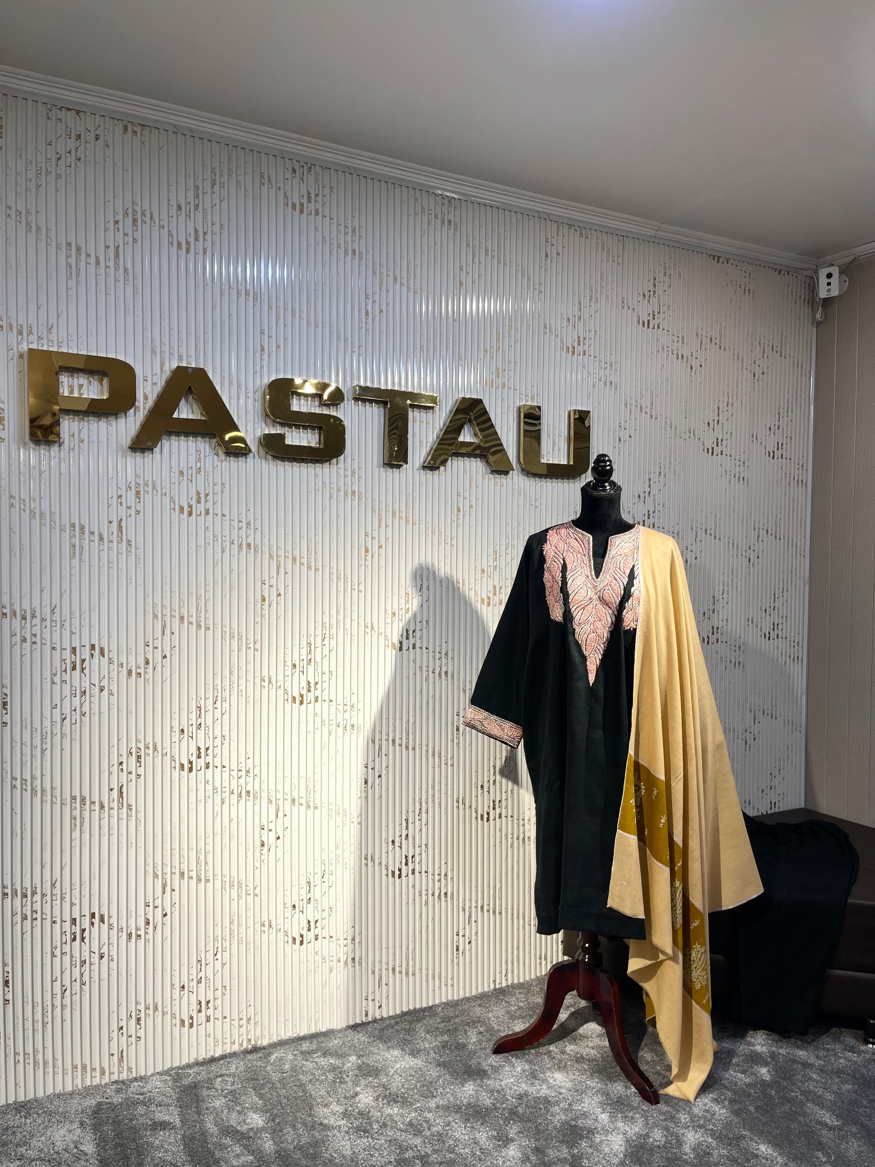 Purepashmina blend pheran set pwb514