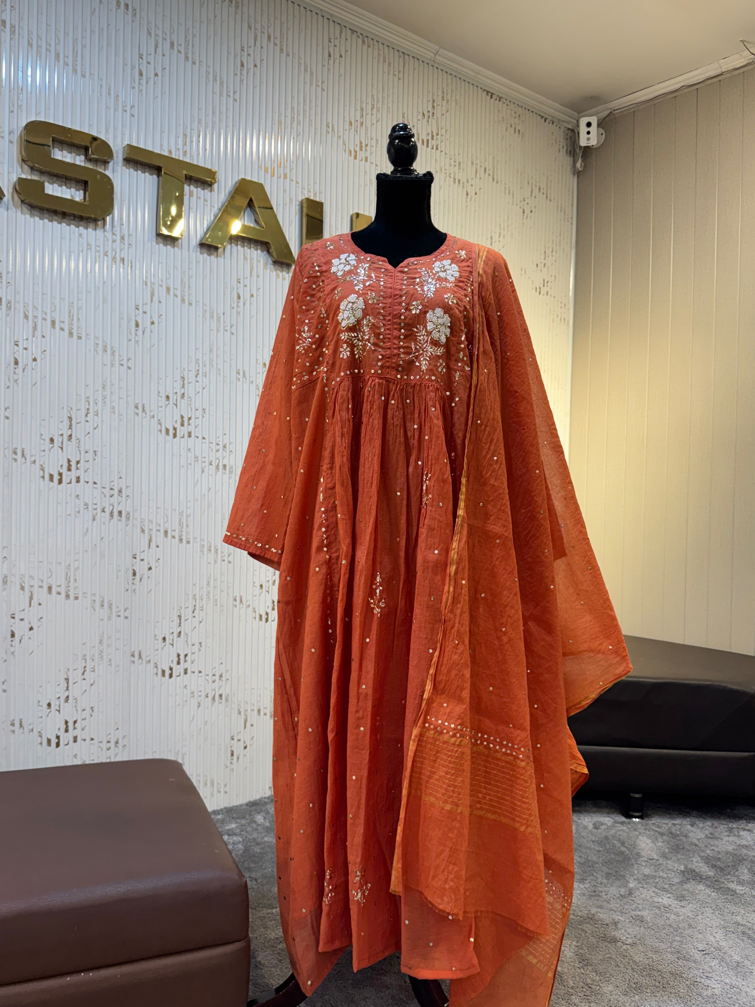Mulchanderi handwork gown pbks159