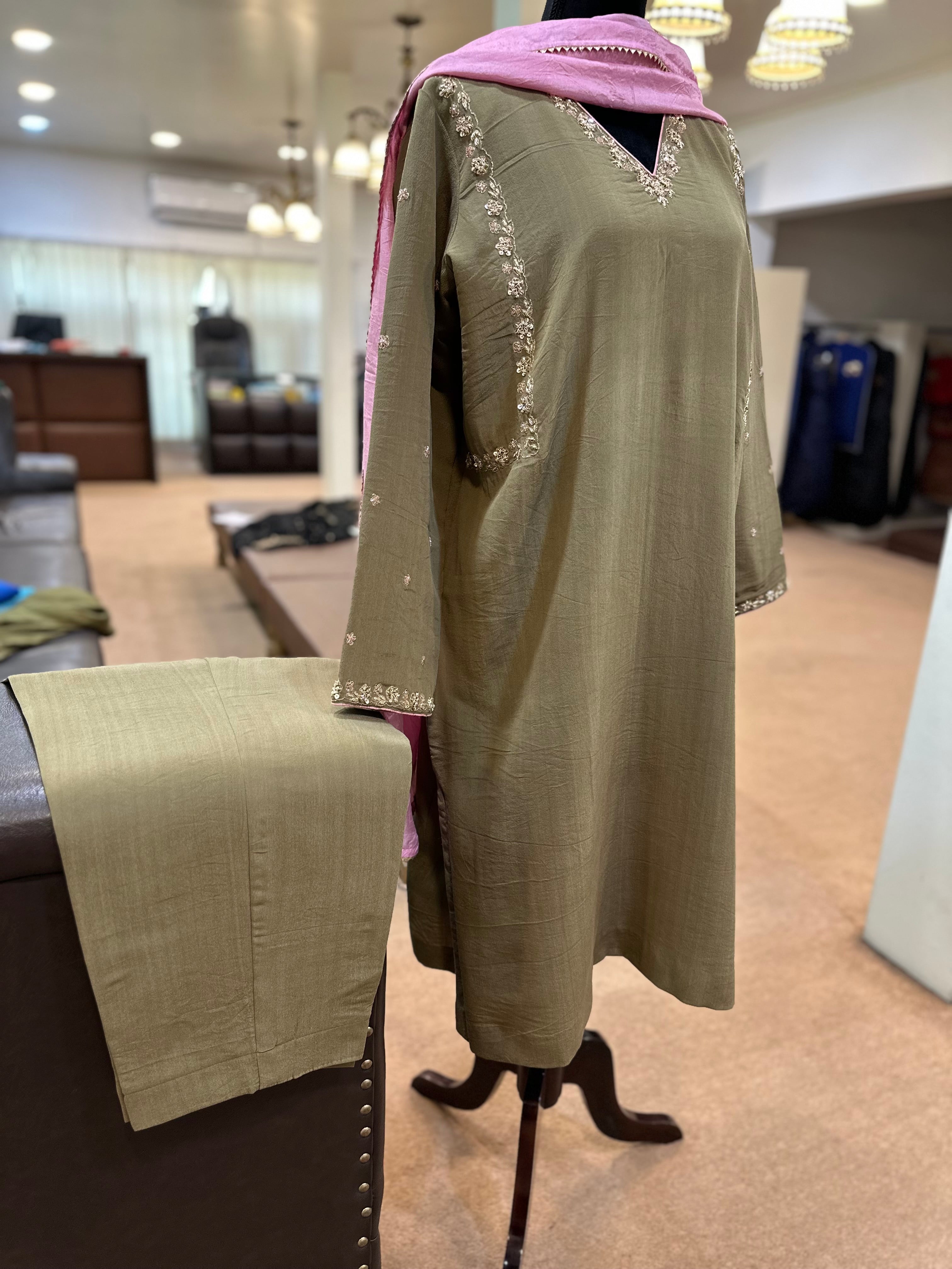 Purecrepe 3 piece handwork suit