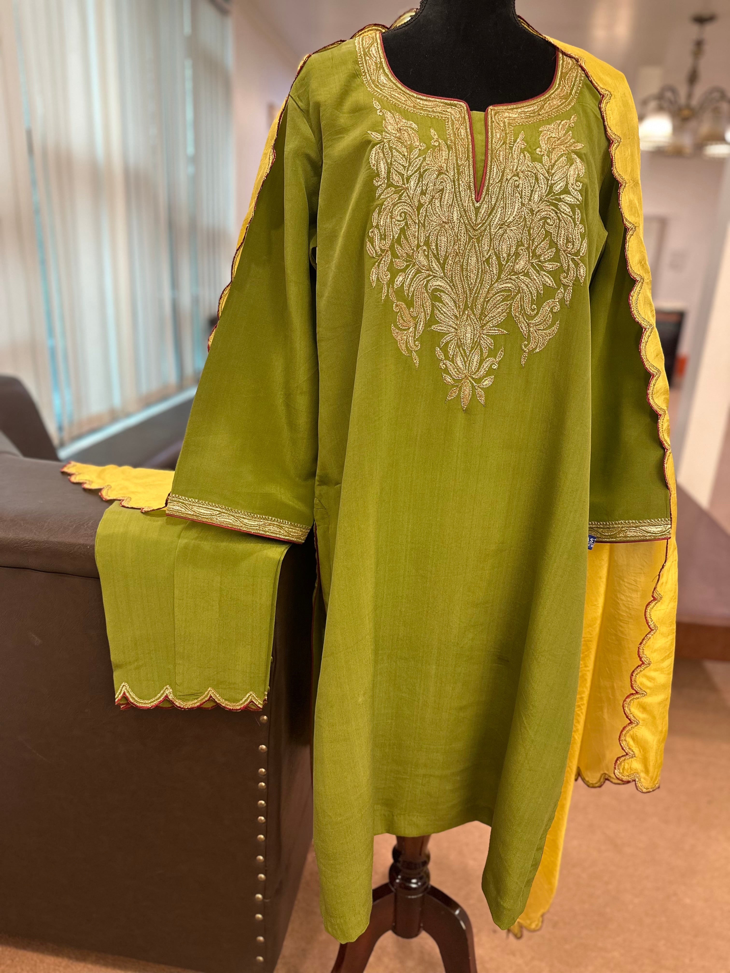 Purecrepe 3 piece suit mtks798