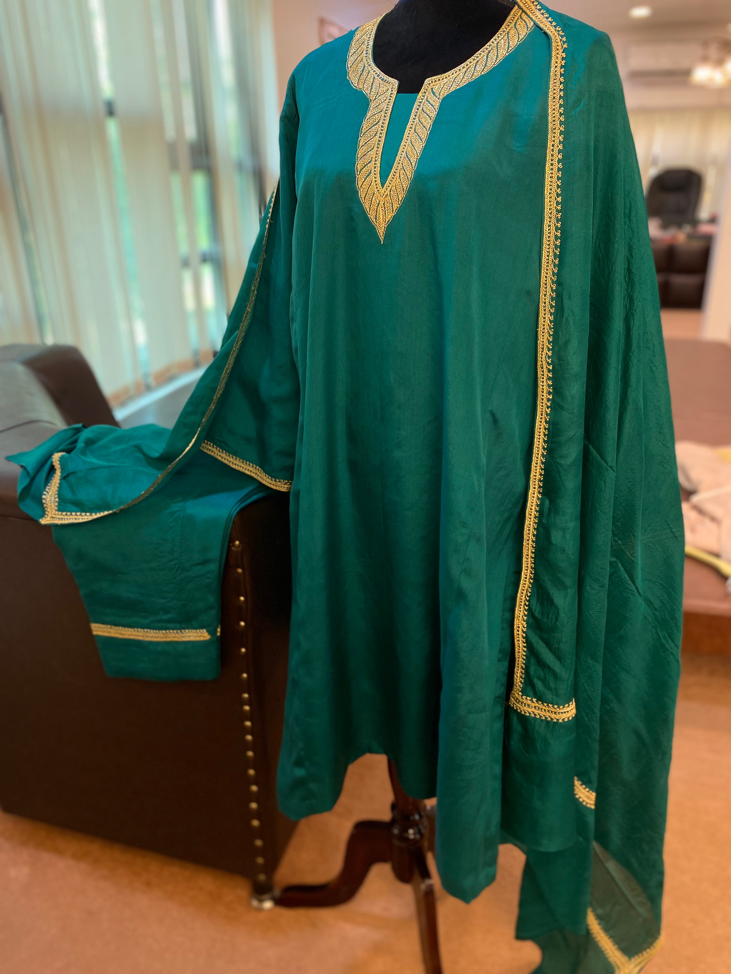 Hand tilla pure silk dress