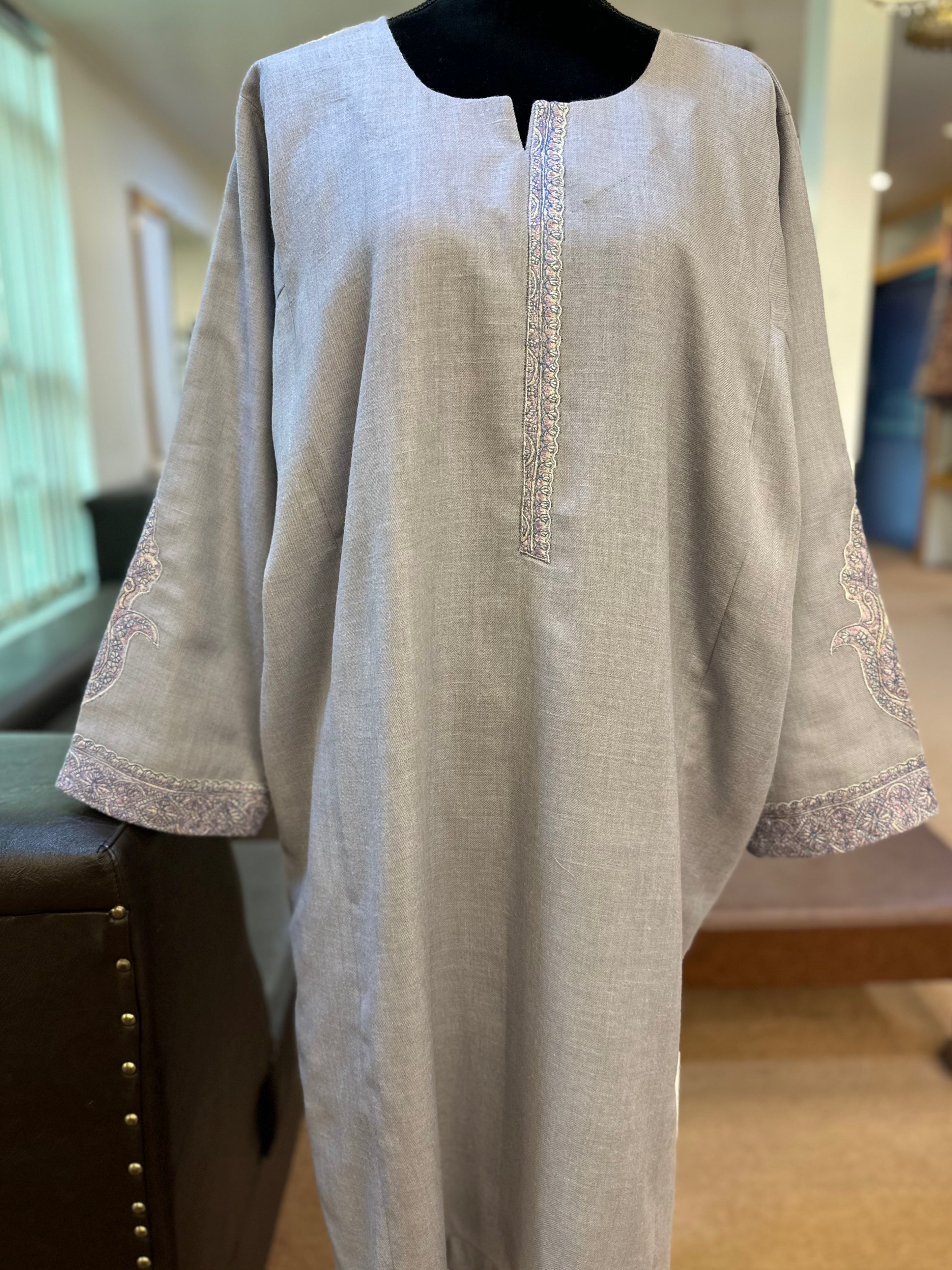 Hand sozni pure pashmina blend pheran pwb296