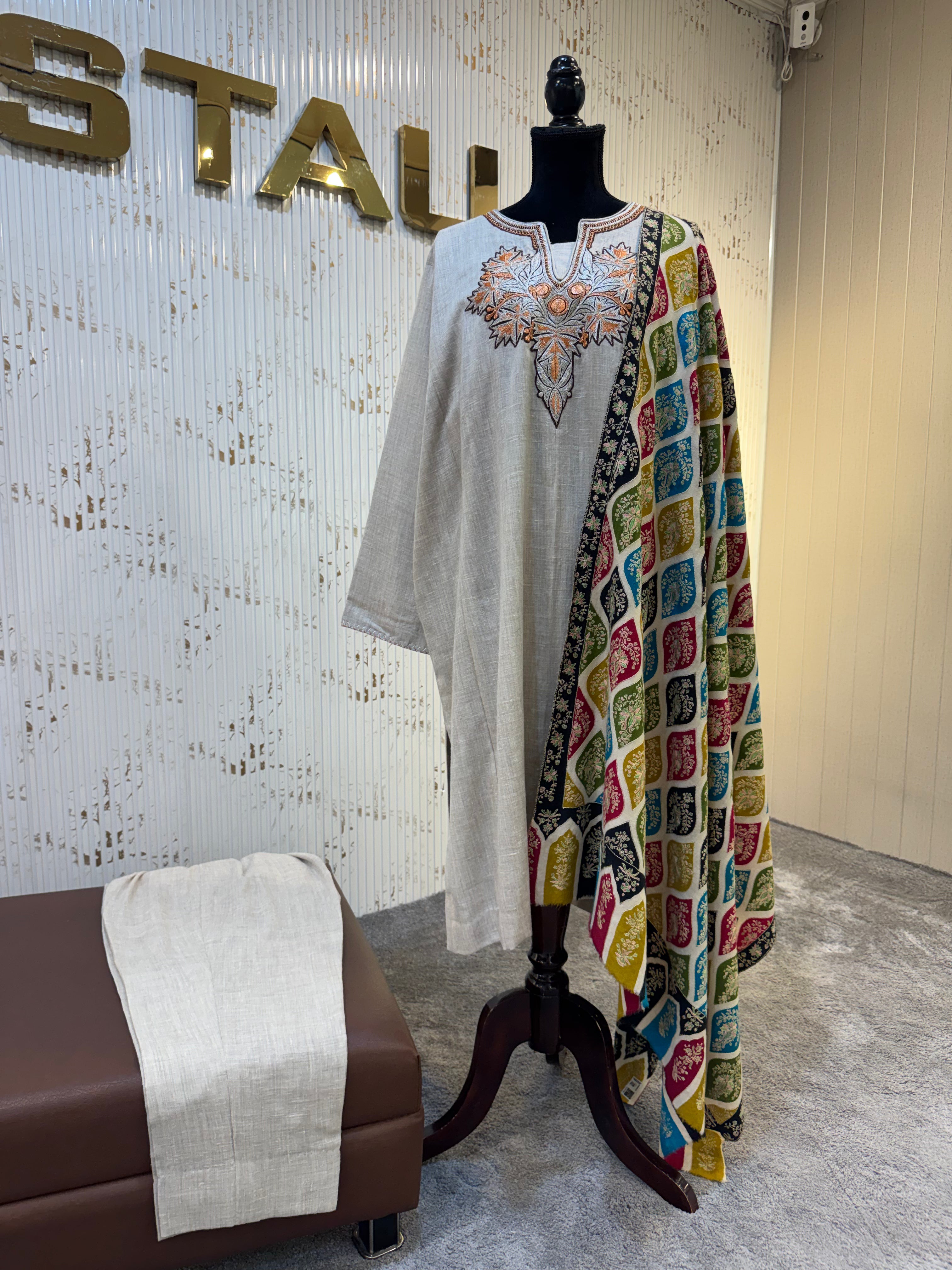 Natural Pashmina Blend 2-Piece Suit with Hand Tilla pwb