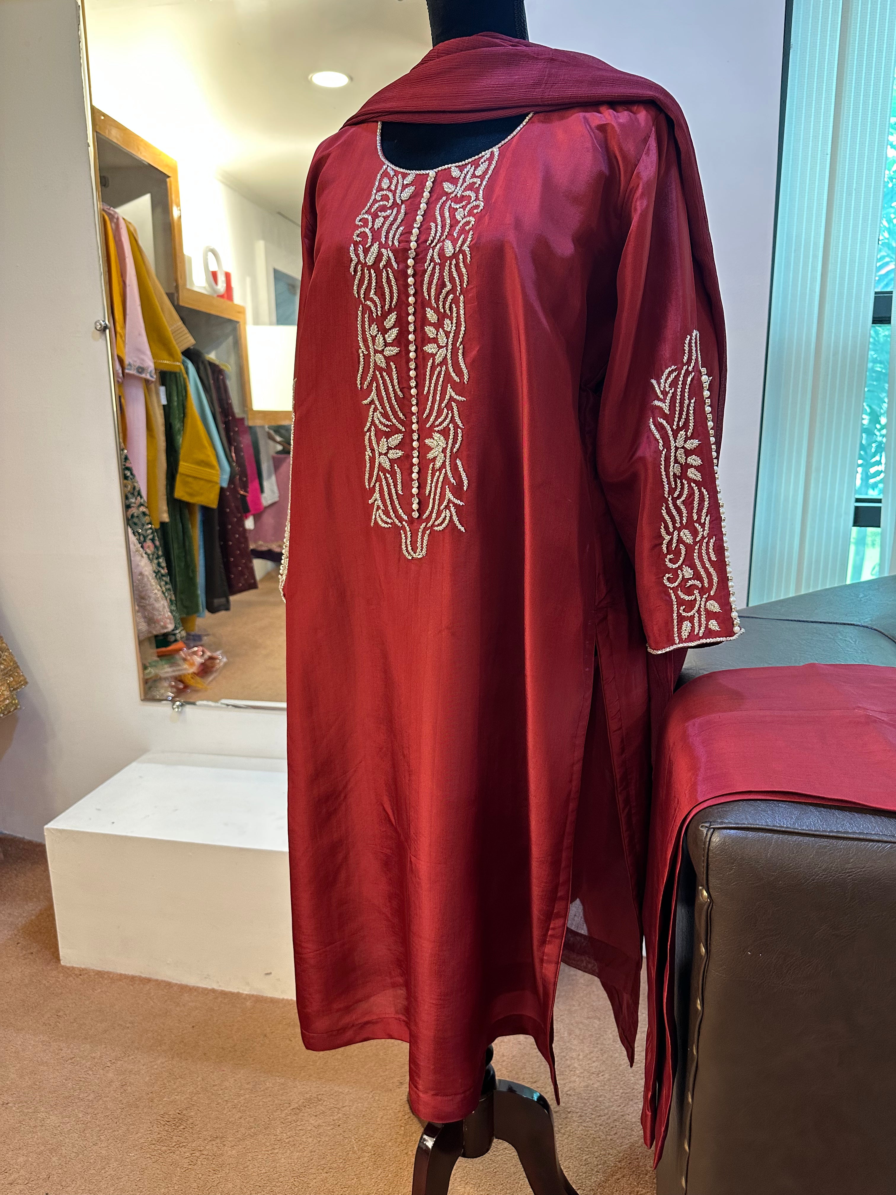 Handembroidered kurta set pbks514