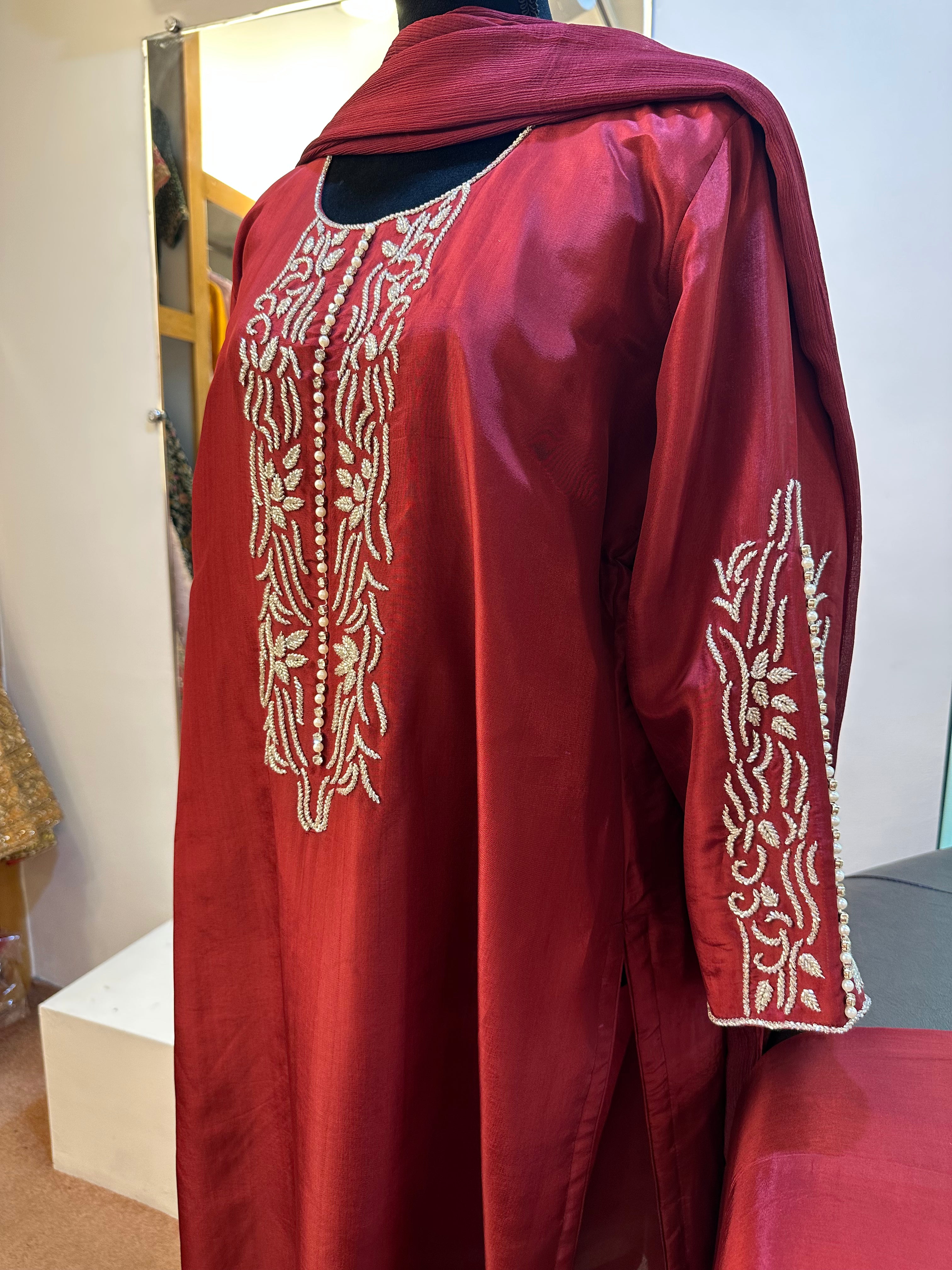 Handembroidered kurta set pbks514