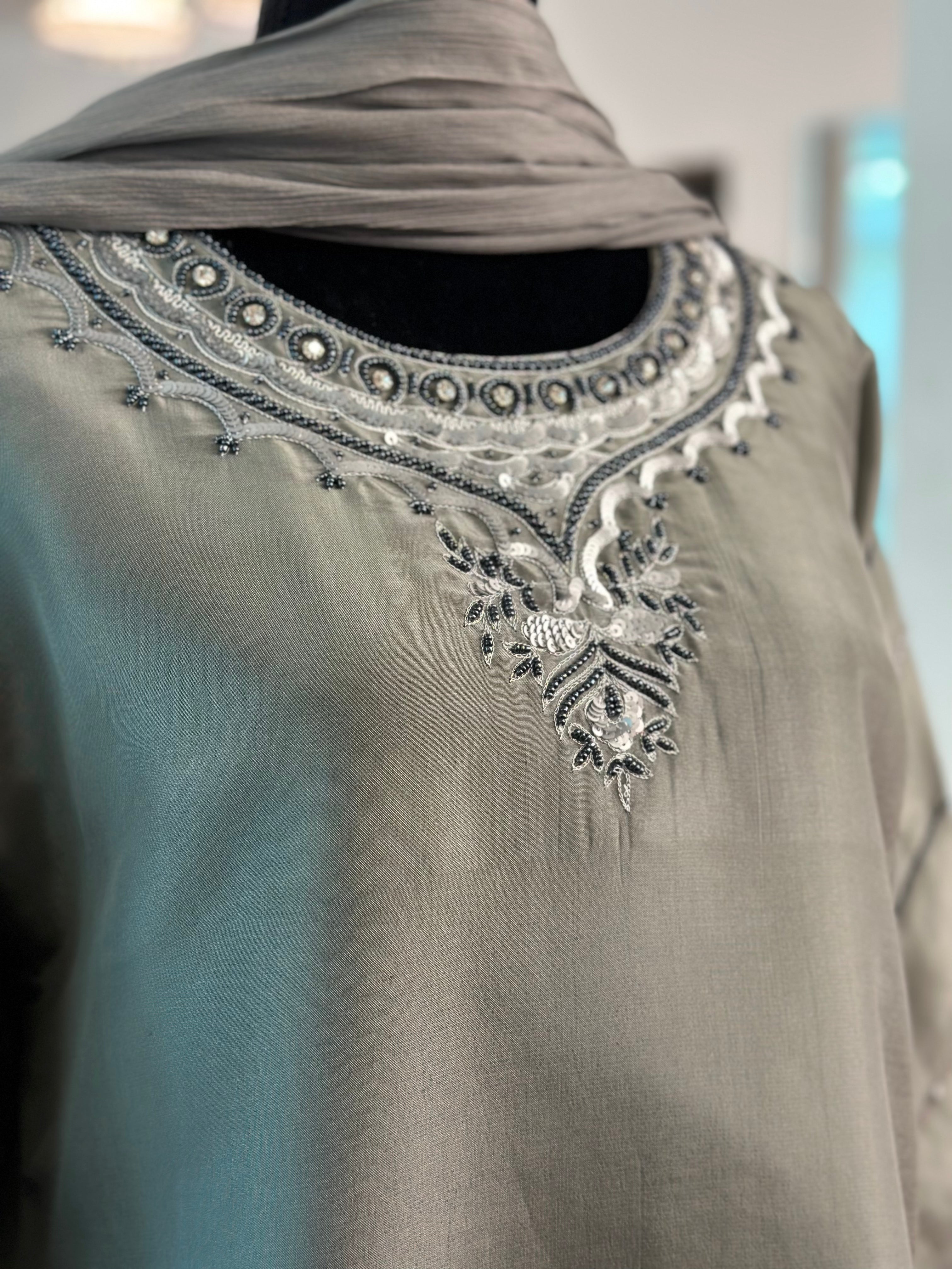 Hand embroidered 3pc suit pbks413