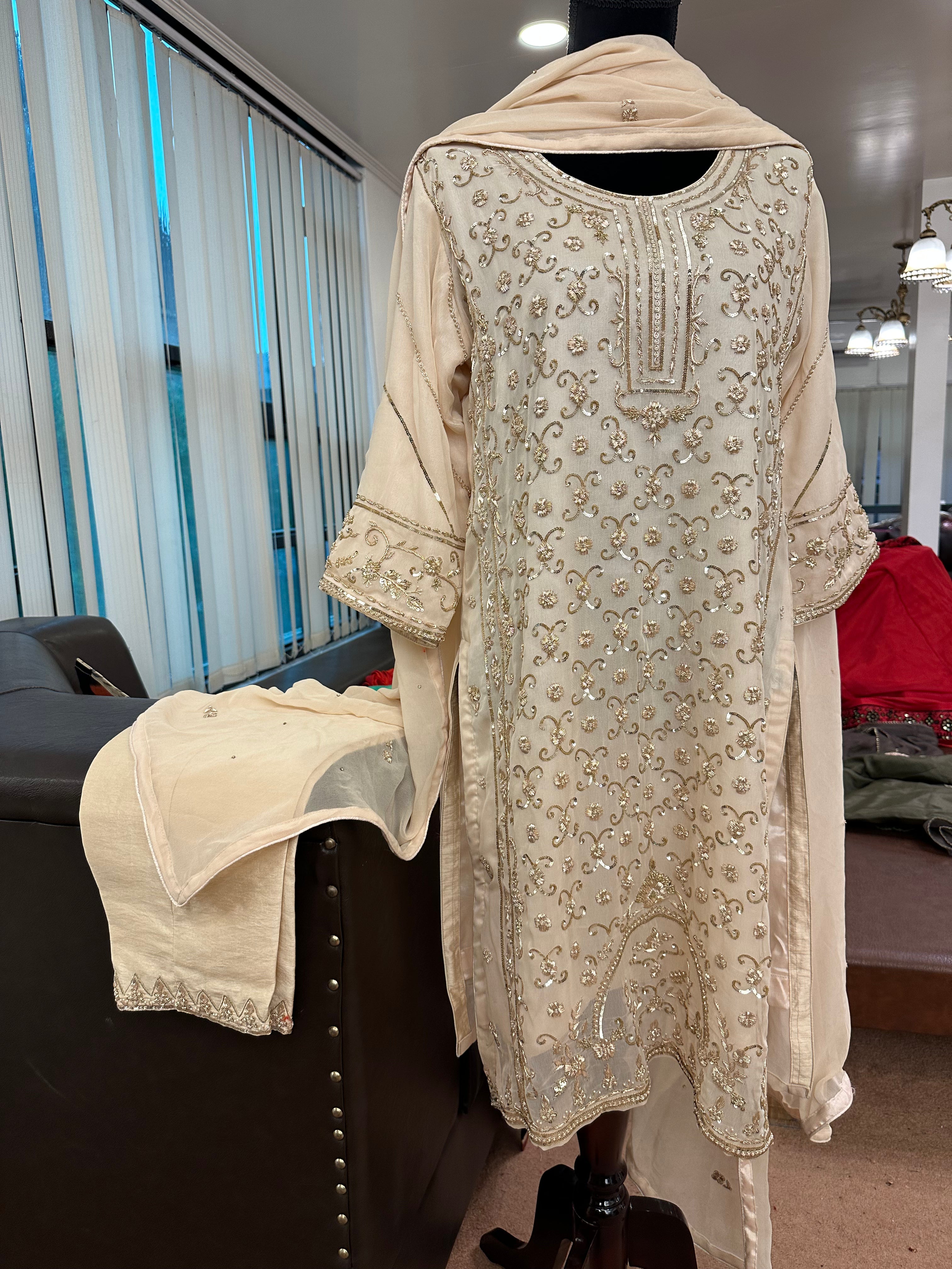 Handembroidered dress 3pc stitched