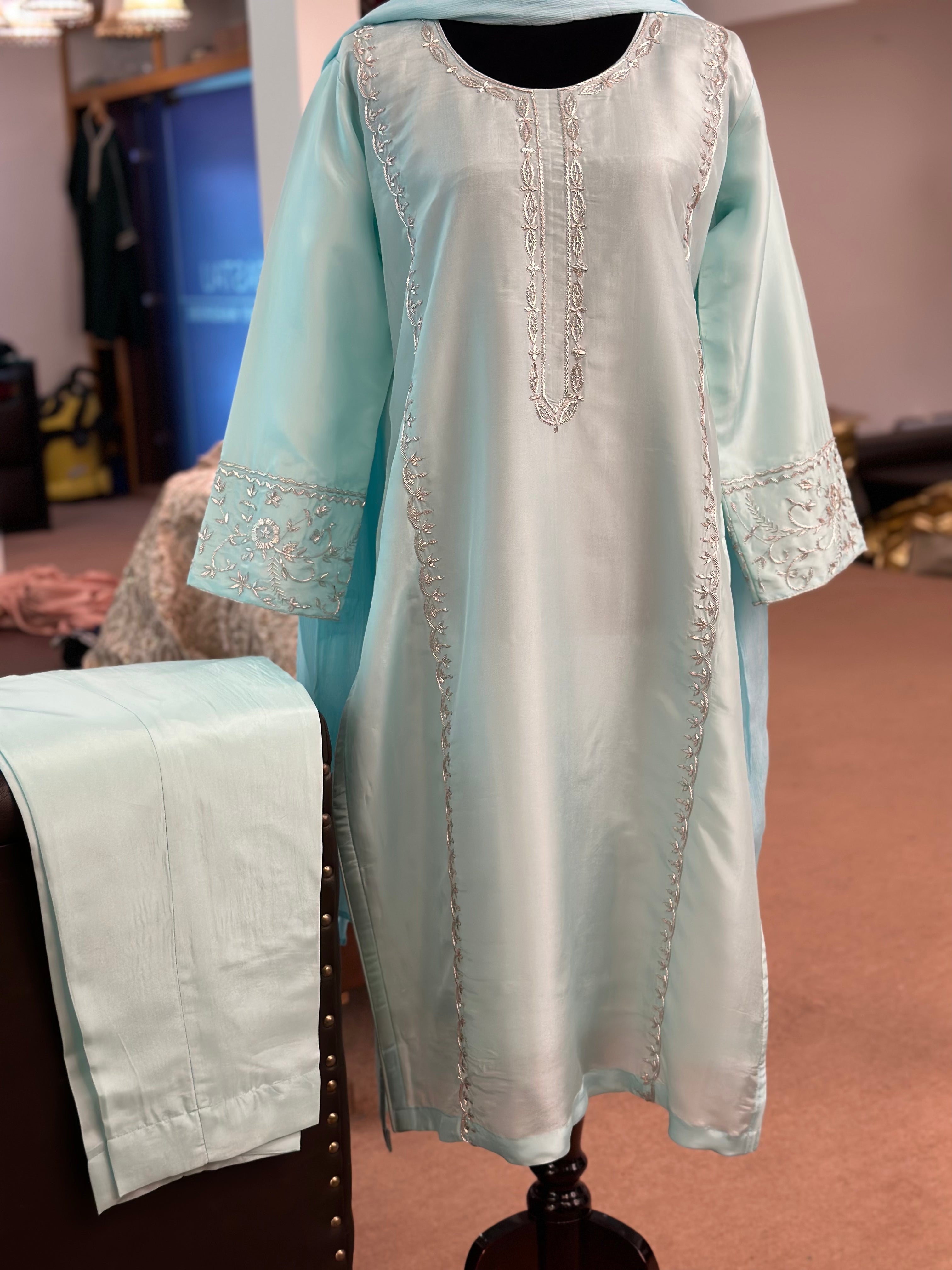 Hand embroidered kurta set 3pc stitched pbks439