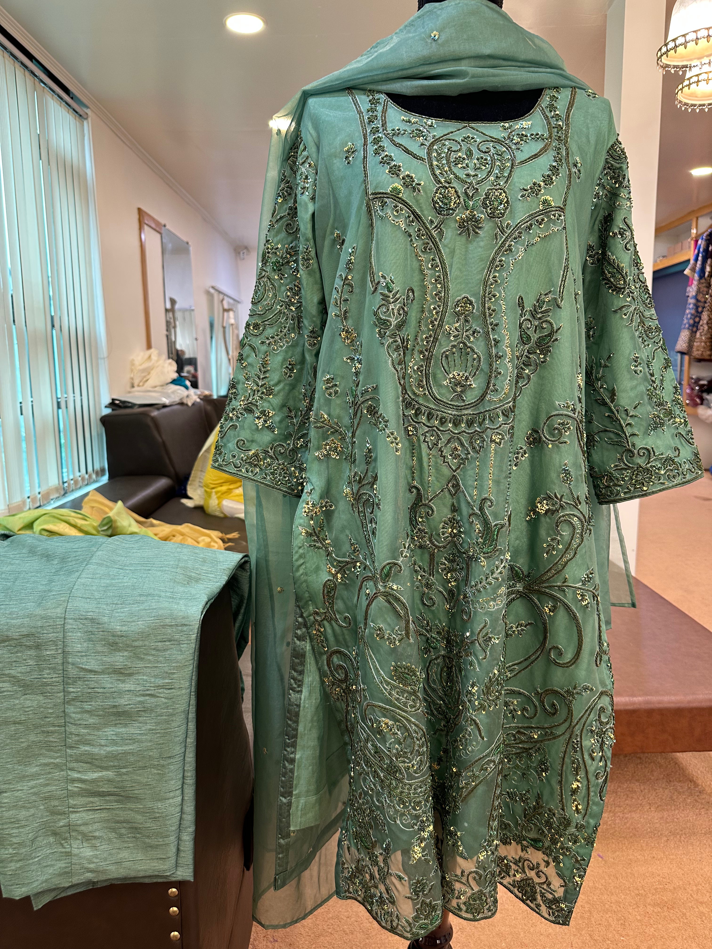 Handembroidered suit 3 piece