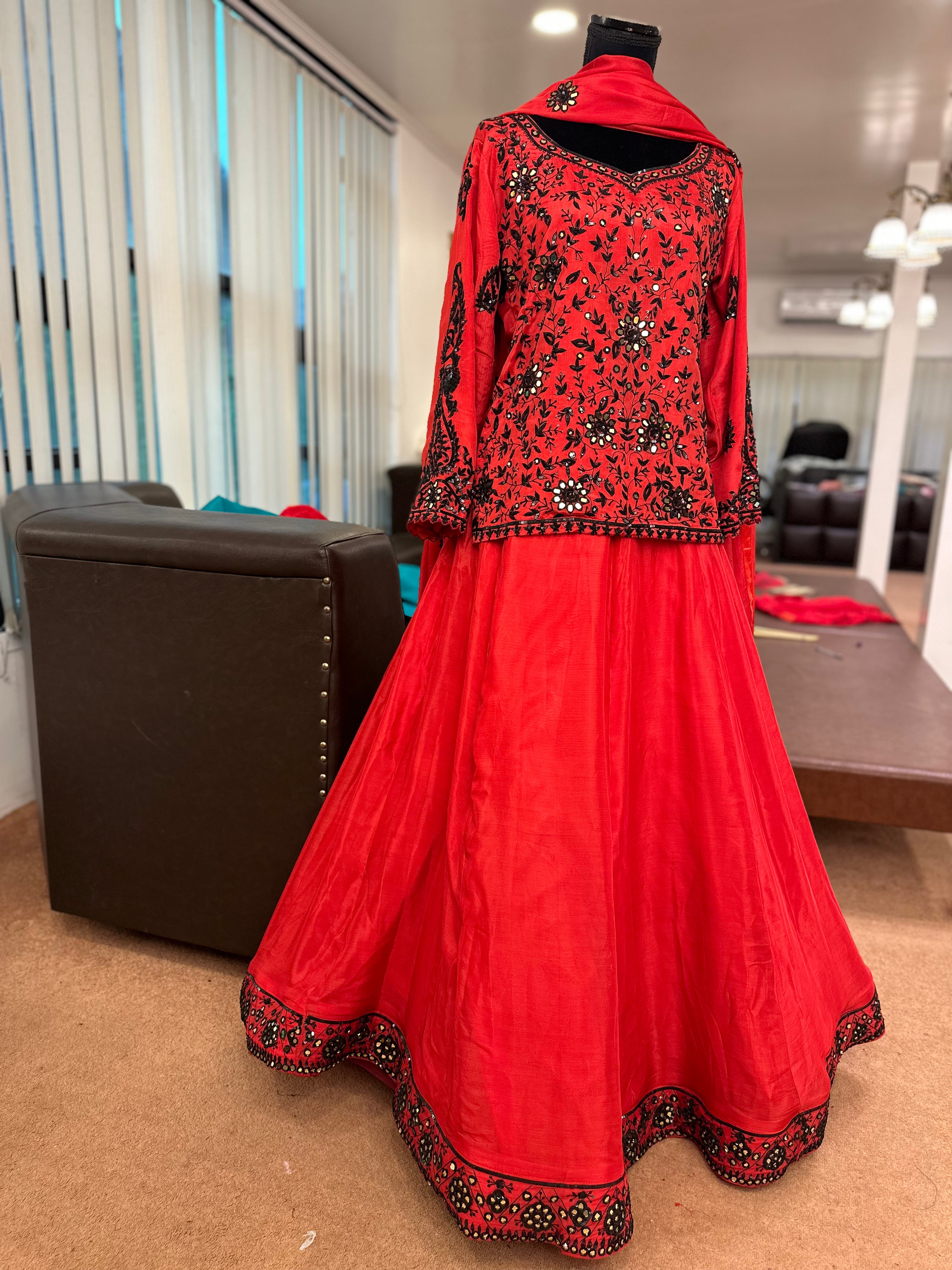 Handembrodiered dress