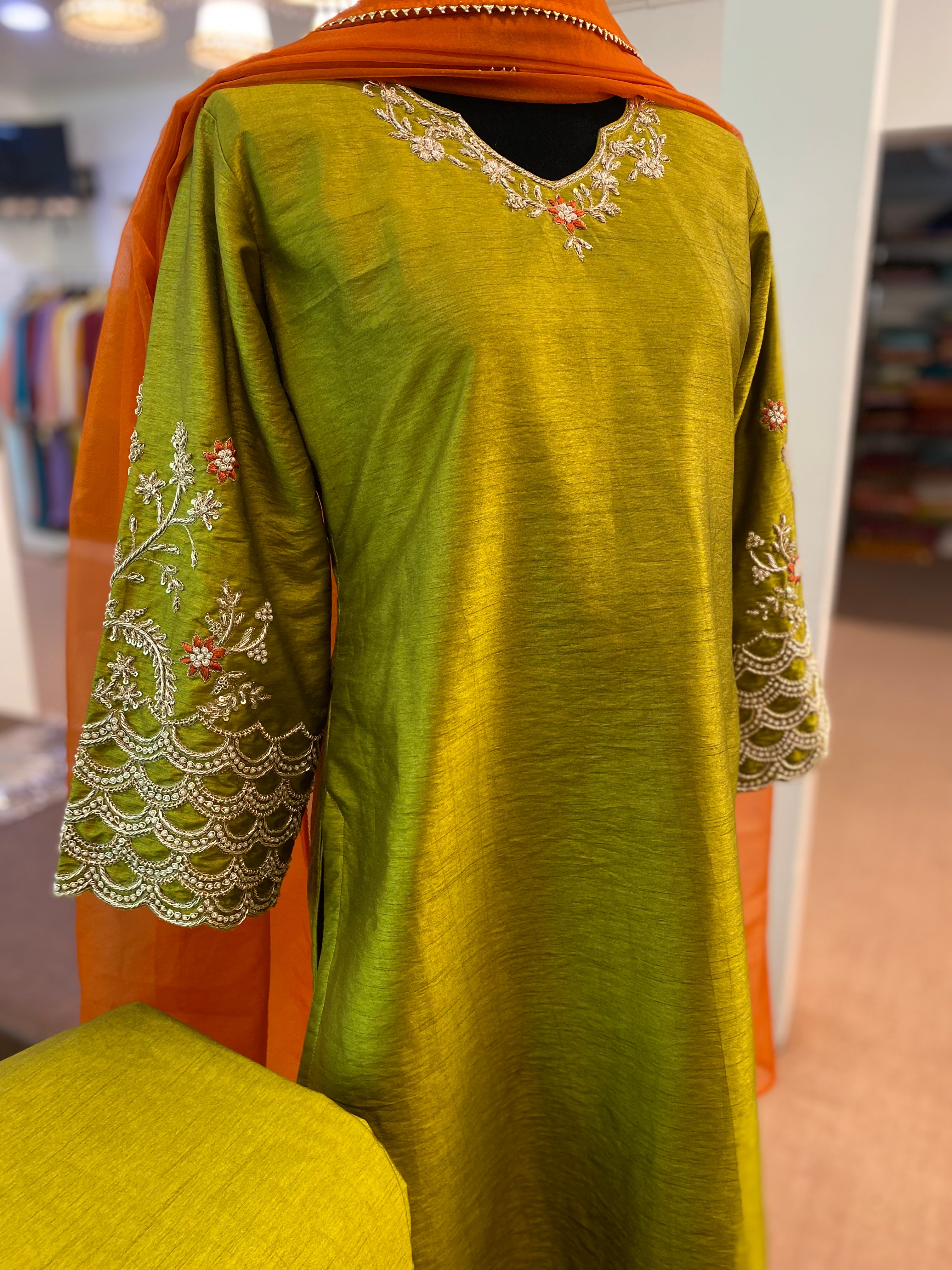 Hand embroidery dresses 2019 best sale