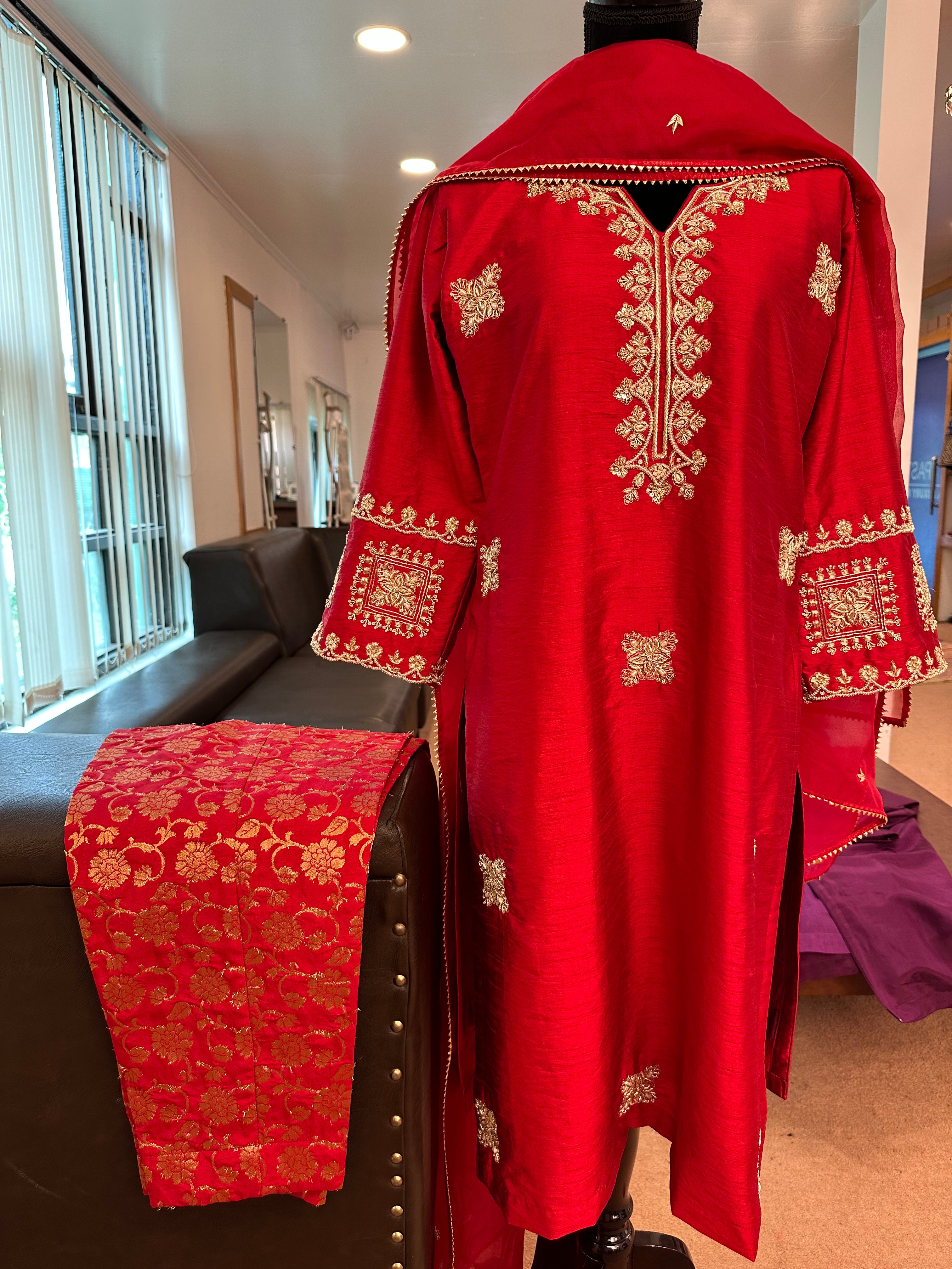 Handembroidered kurta set 3 piece