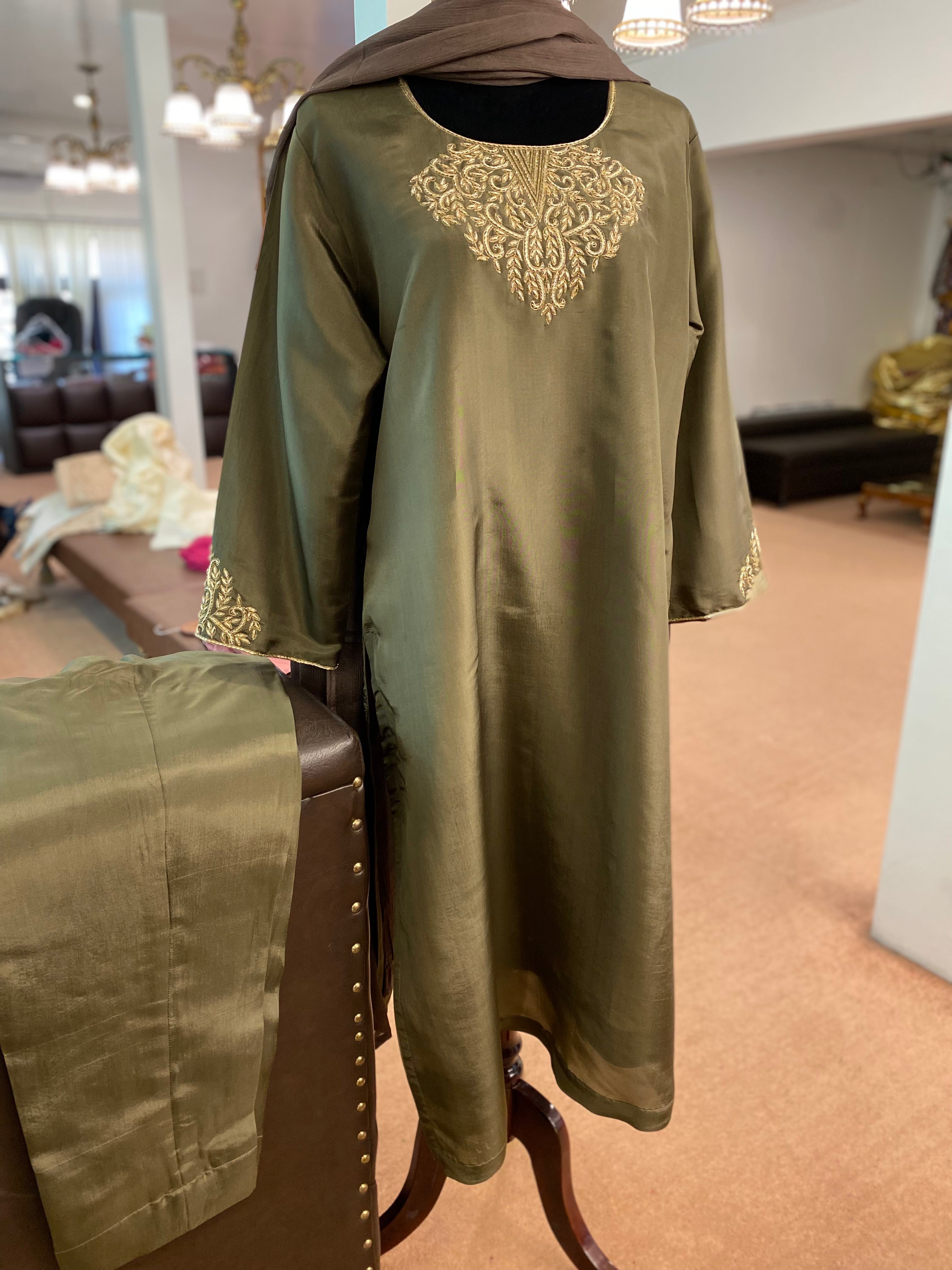 Hand embroidered kurta set 3pc stitched pbks424