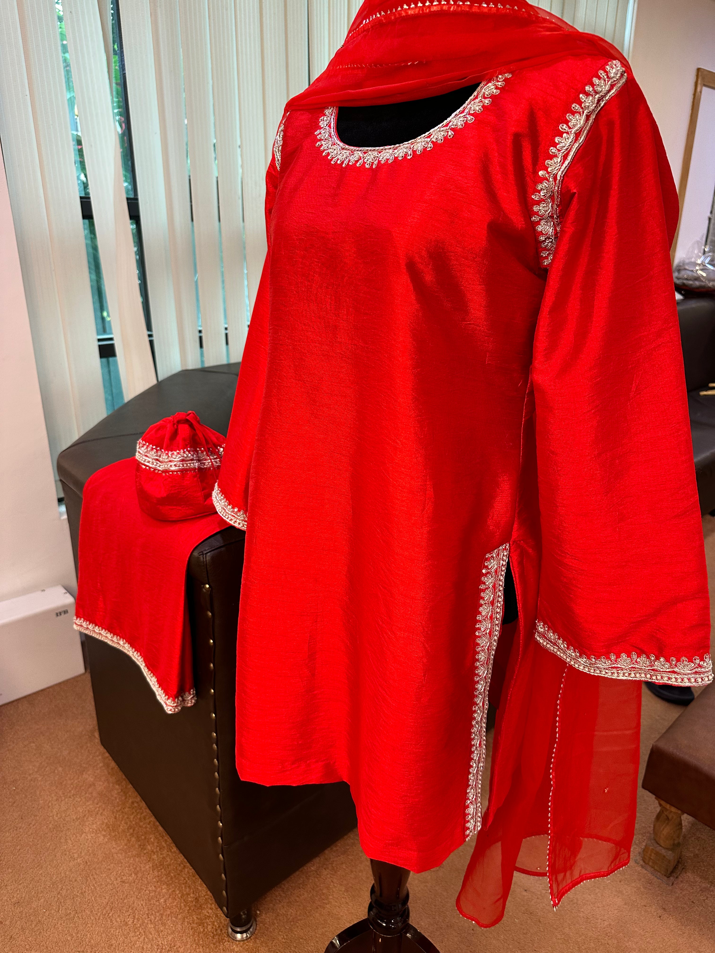 Handembroidered kurta set 3 piece