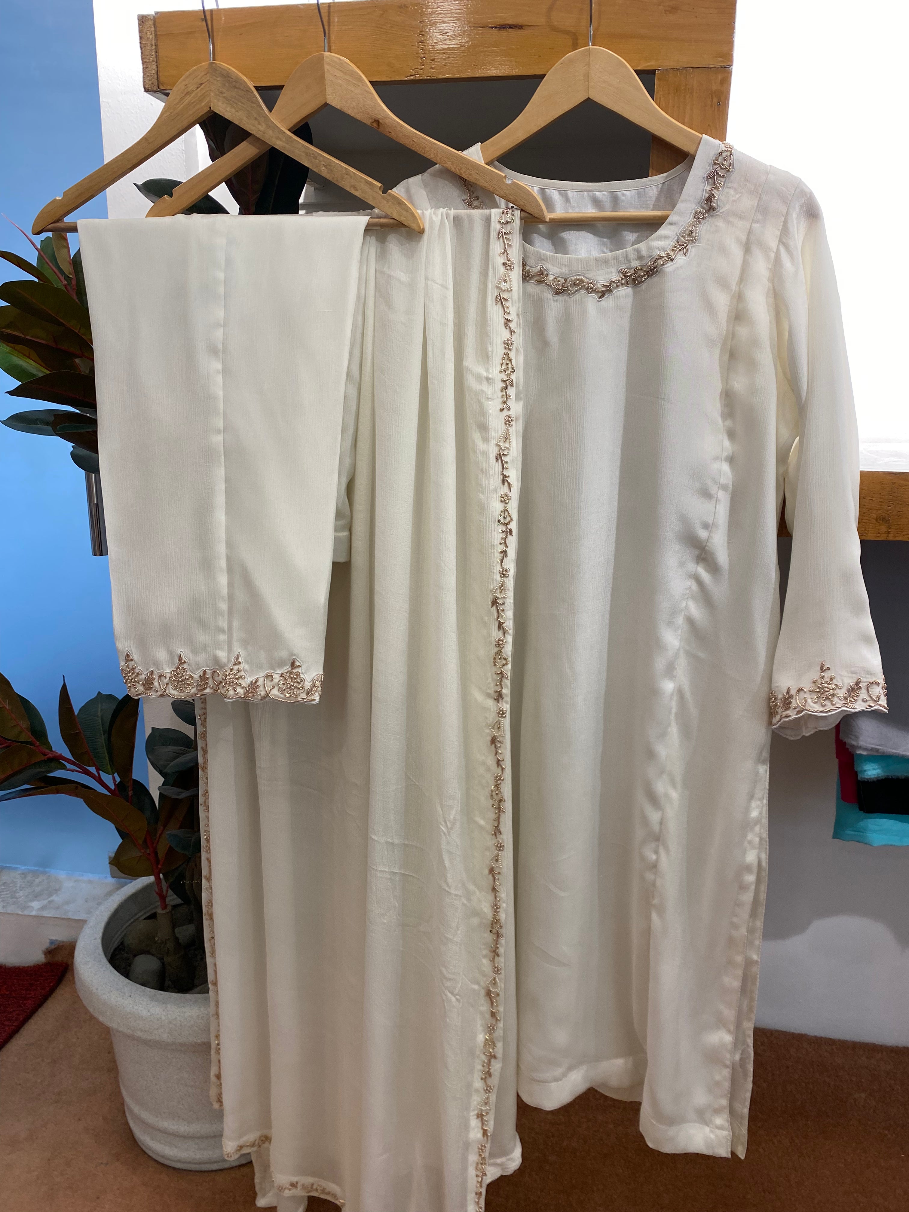 White chinon hand embroidered kali kurta set 3pc stitched