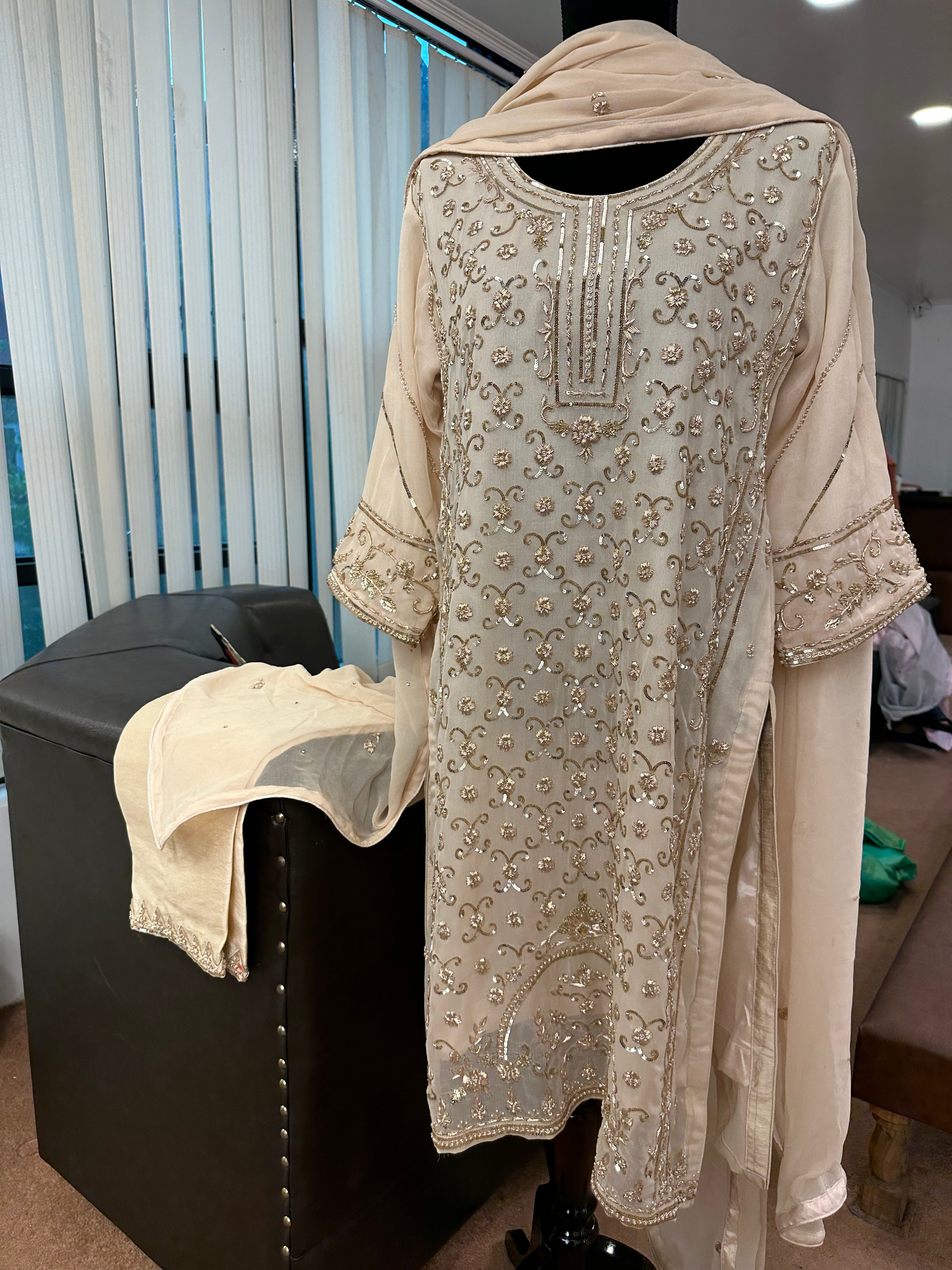 Handembroidered dress 3pc stitched