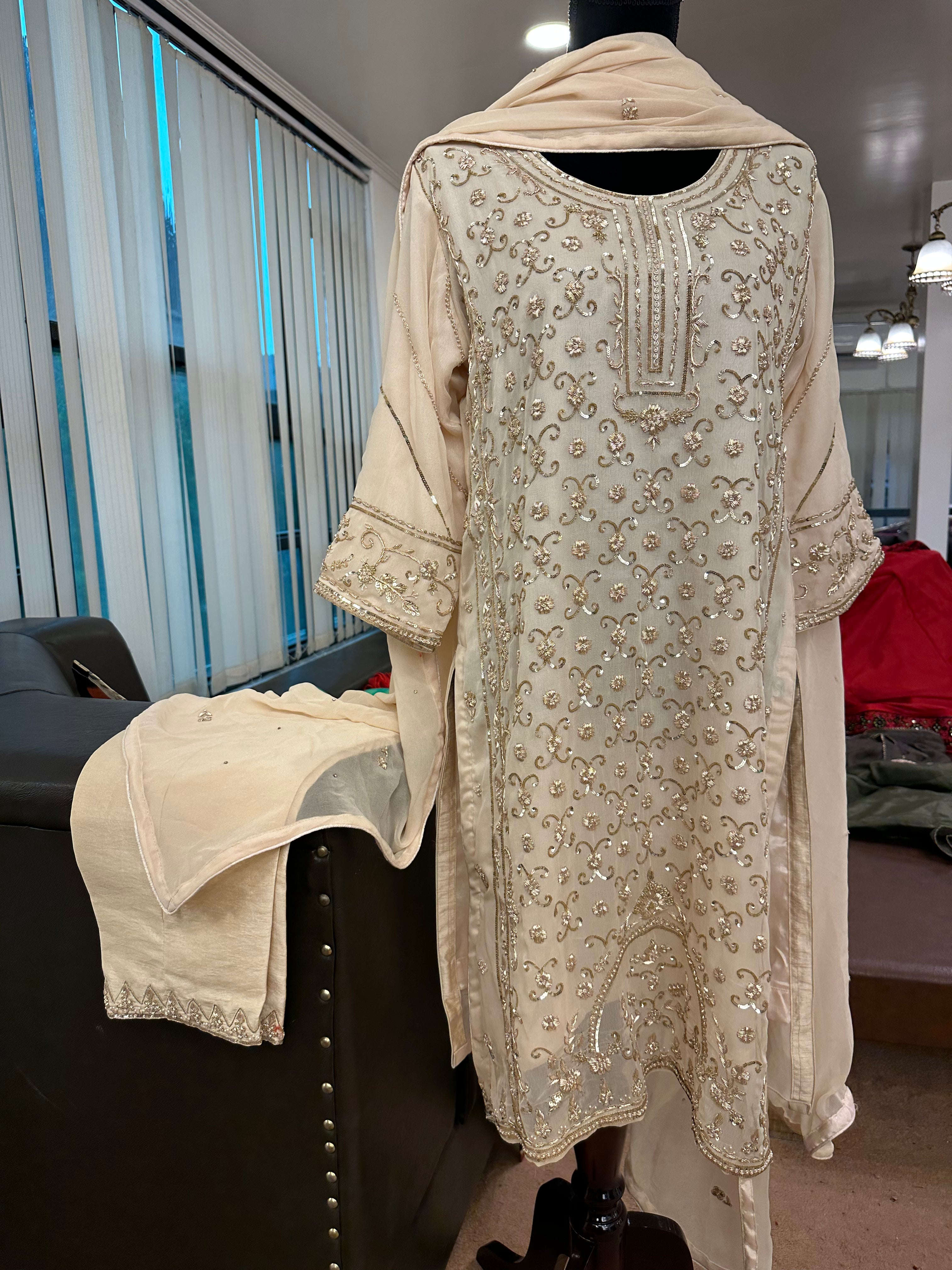 Handembroidered dress 3pc stitched