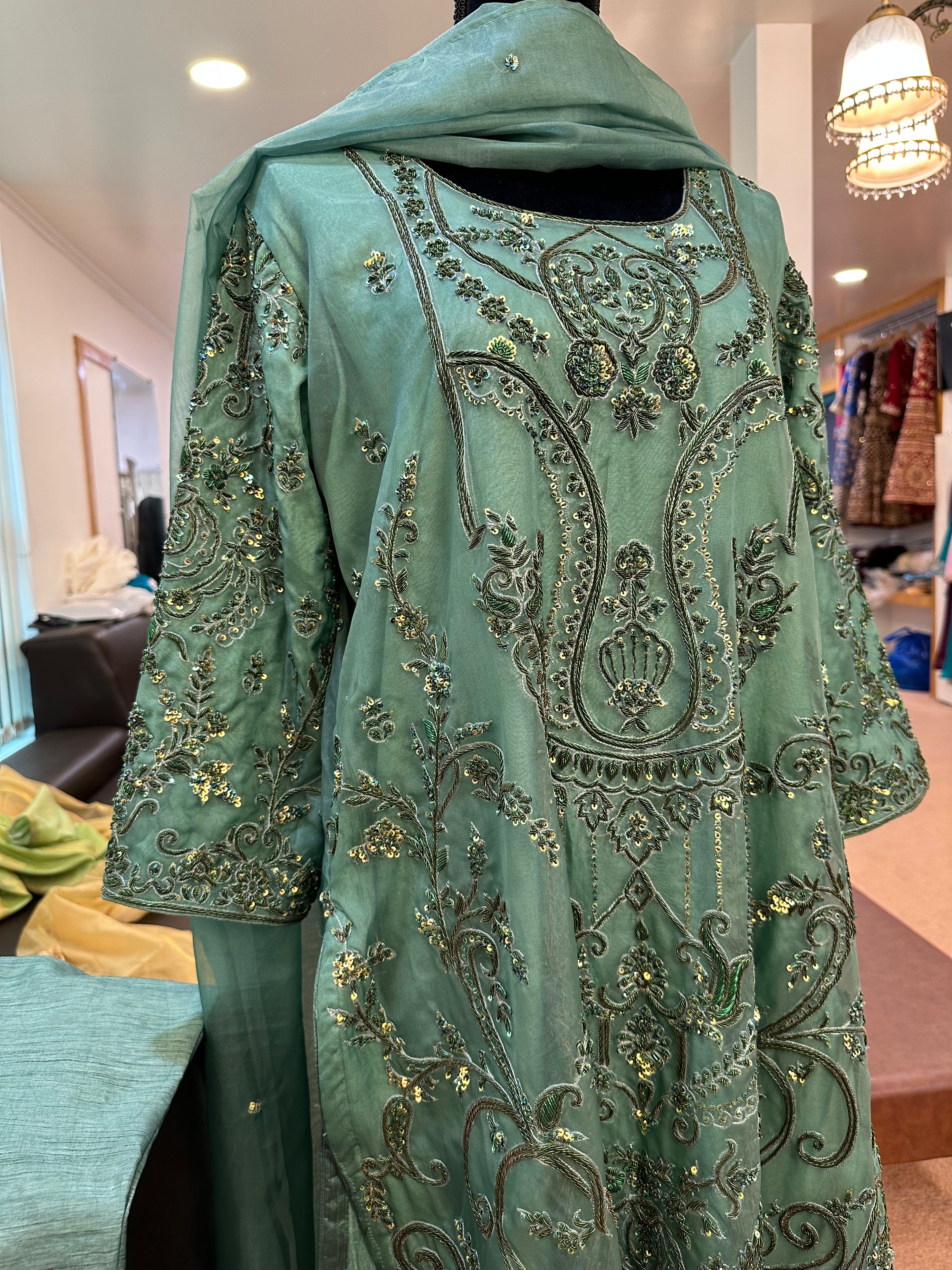 Handembroidered suit 3 piece