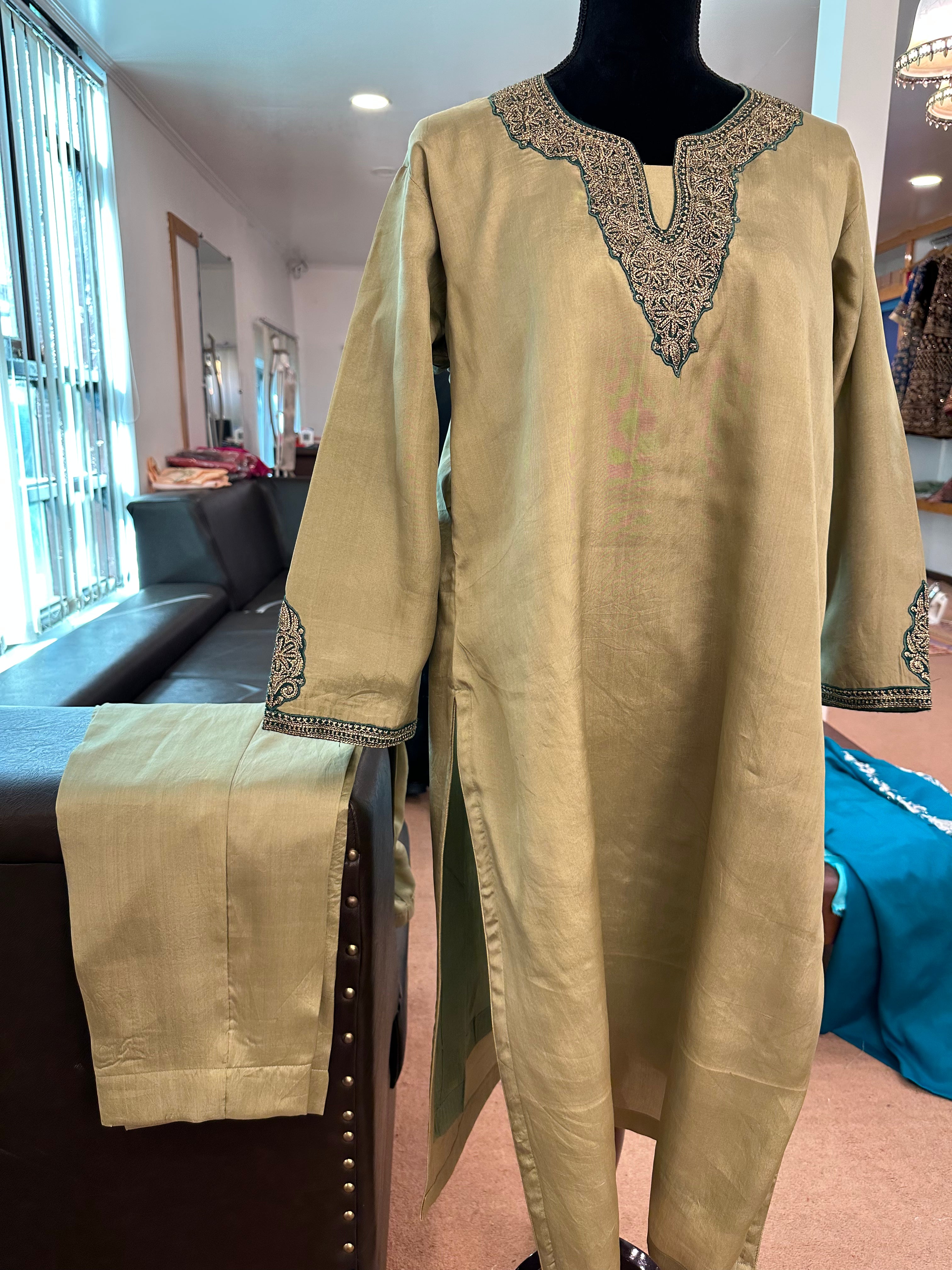 Handtilla puresilk kurta set 2 piece
